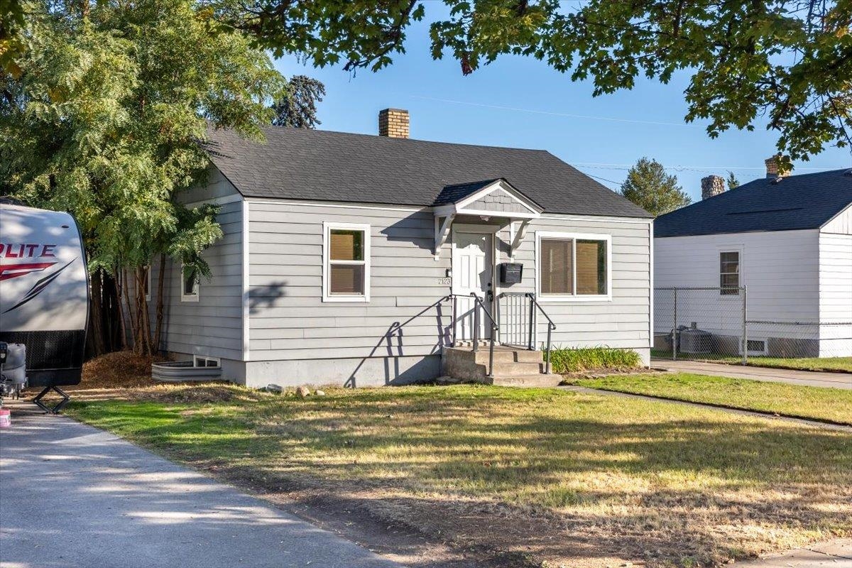 2123 E HEROY Ave - Photo 3