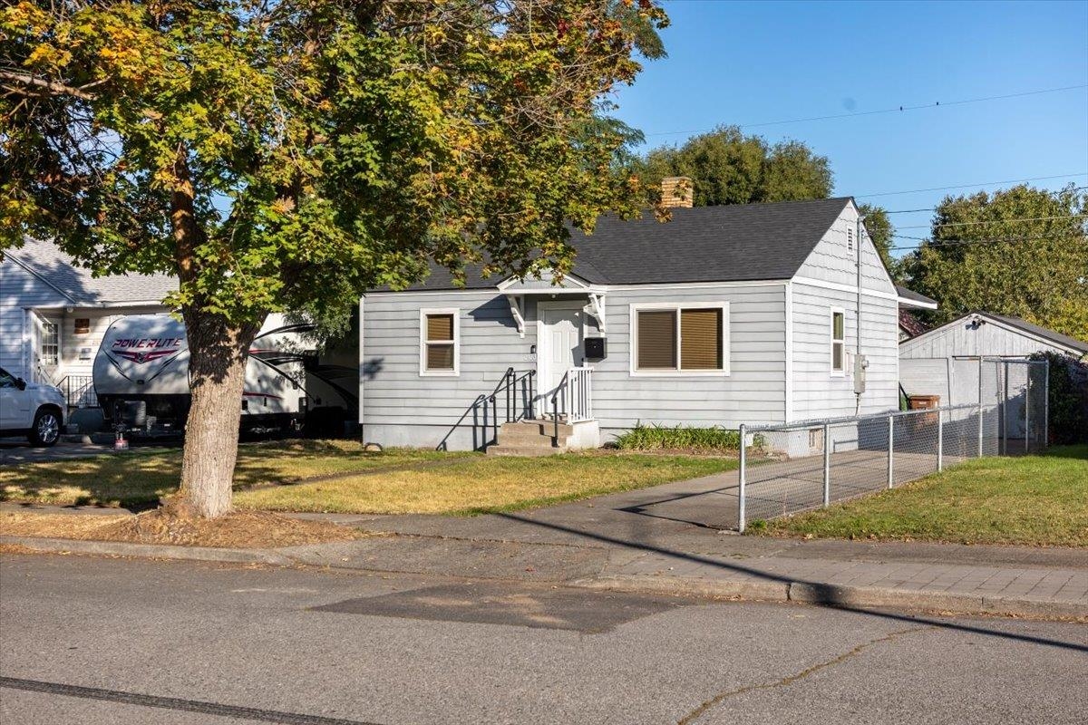 2123 E HEROY Ave - Photo 4