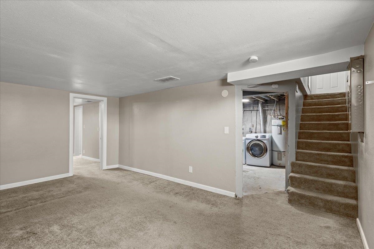 2123 E HEROY Ave - Photo 24