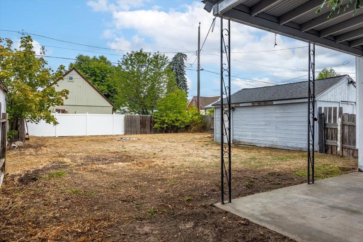 2123 E HEROY Ave - Photo 33