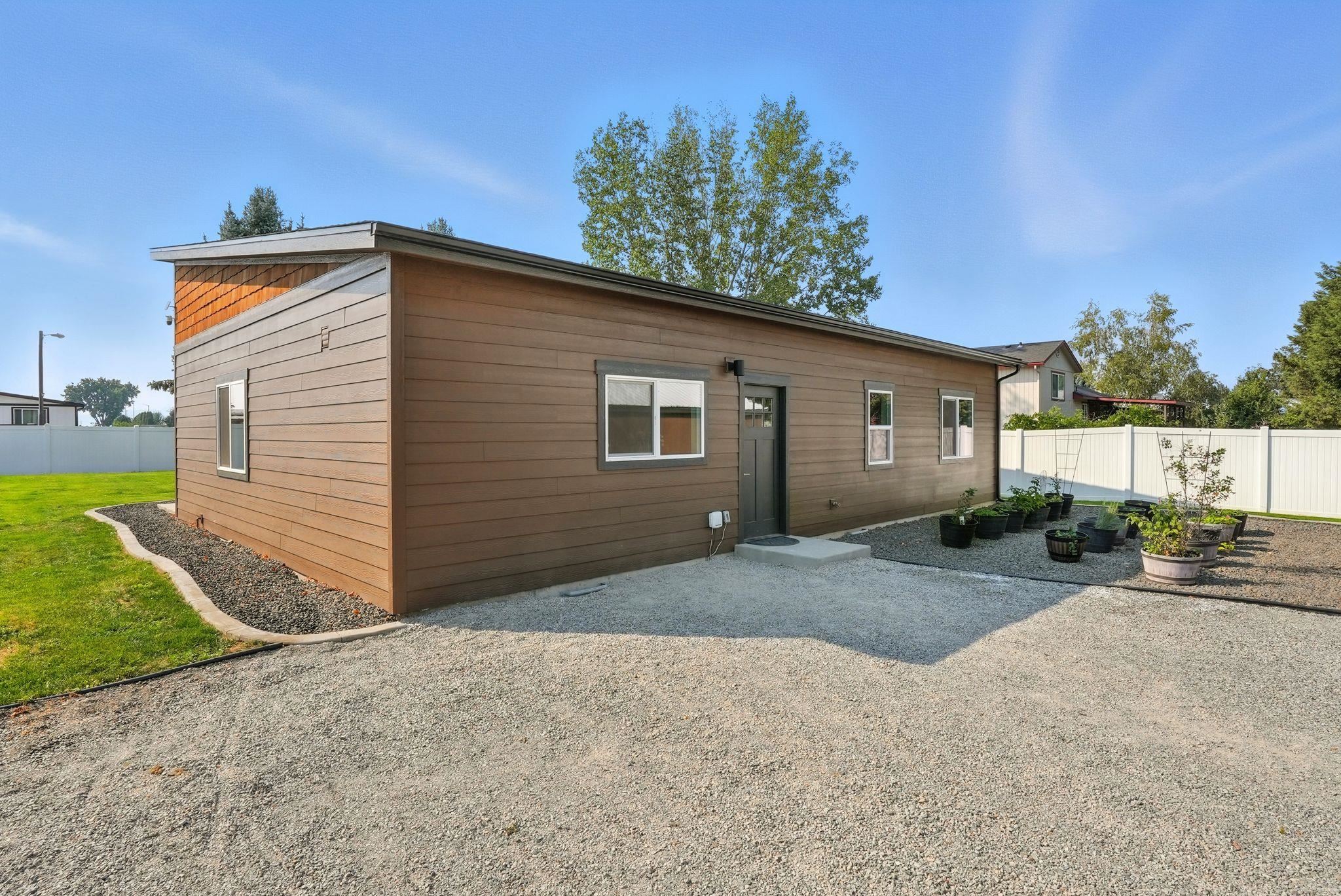 5325 N Vincent Rd - Photo 2