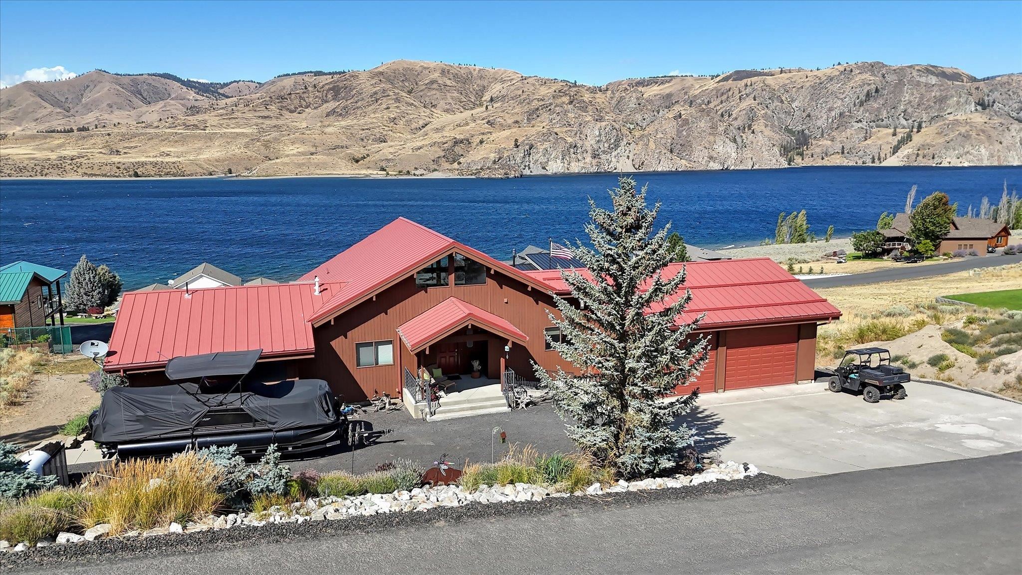 16547 Whitelaw Rd. E - Photo 3