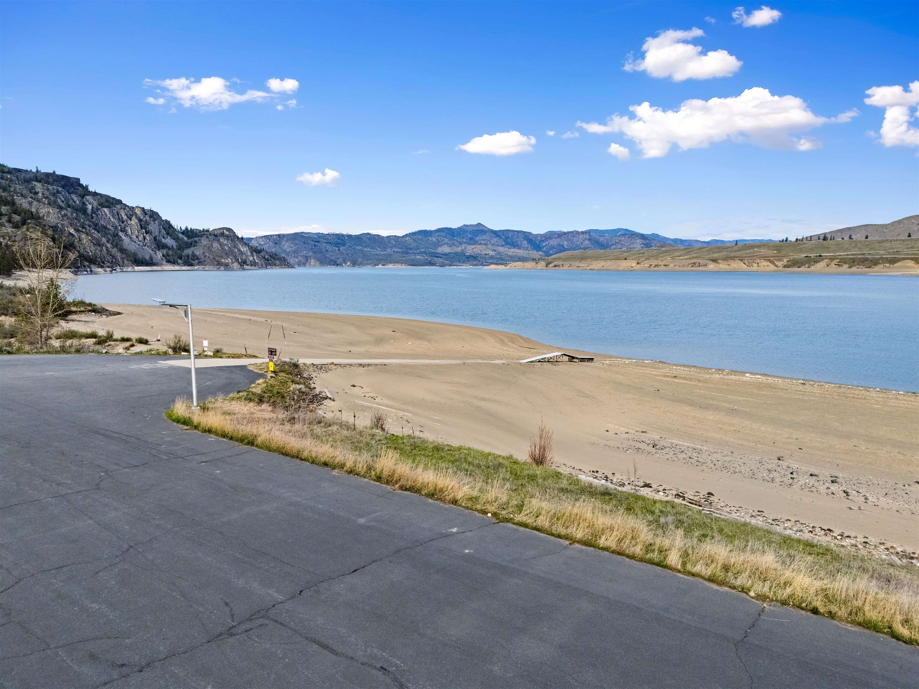 16547 Whitelaw Rd. E - Photo 14