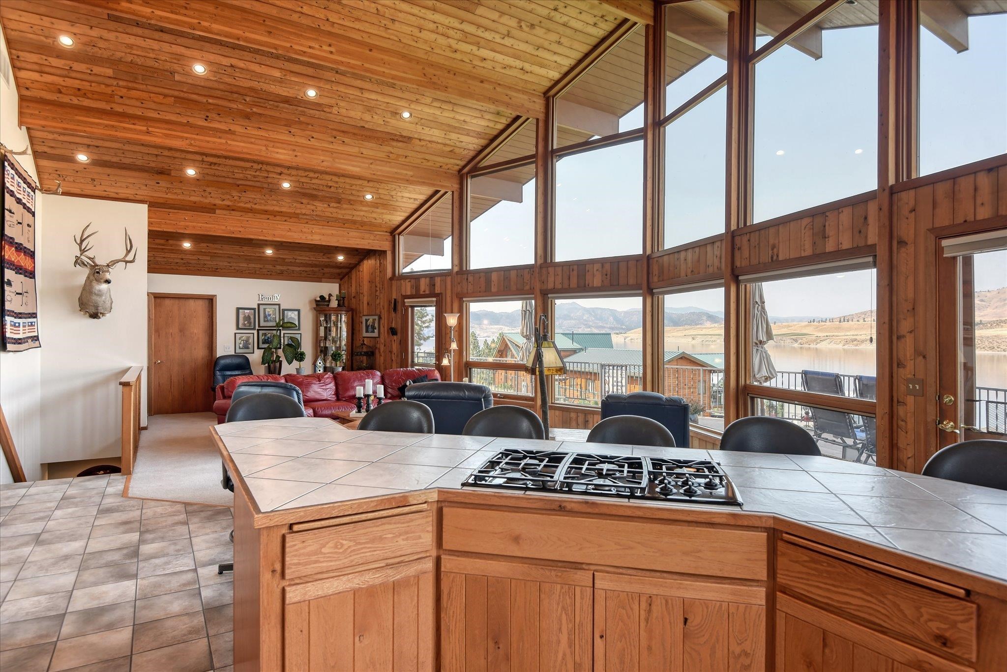 16547 Whitelaw Rd. E - Photo 21