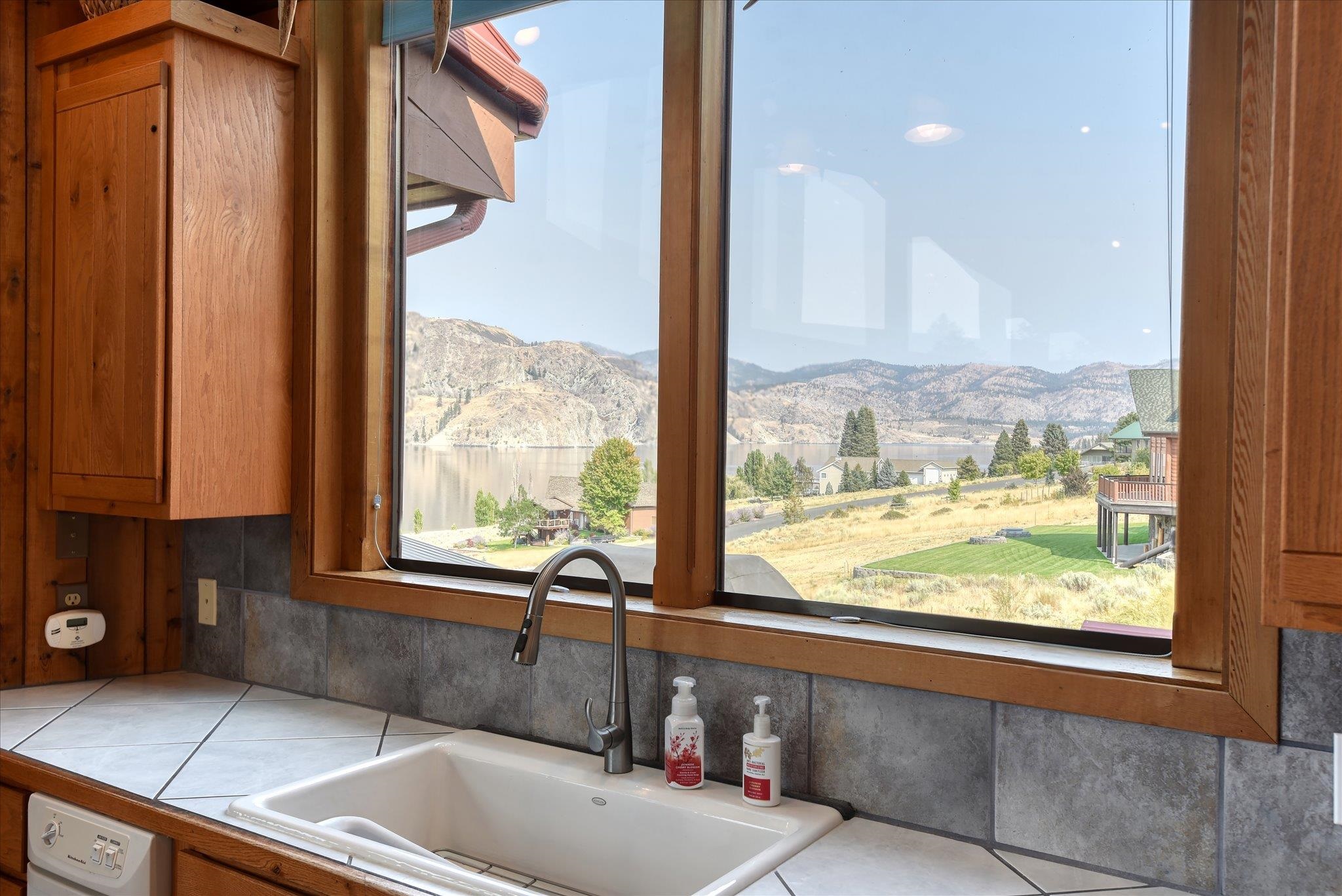 16547 Whitelaw Rd. E - Photo 22