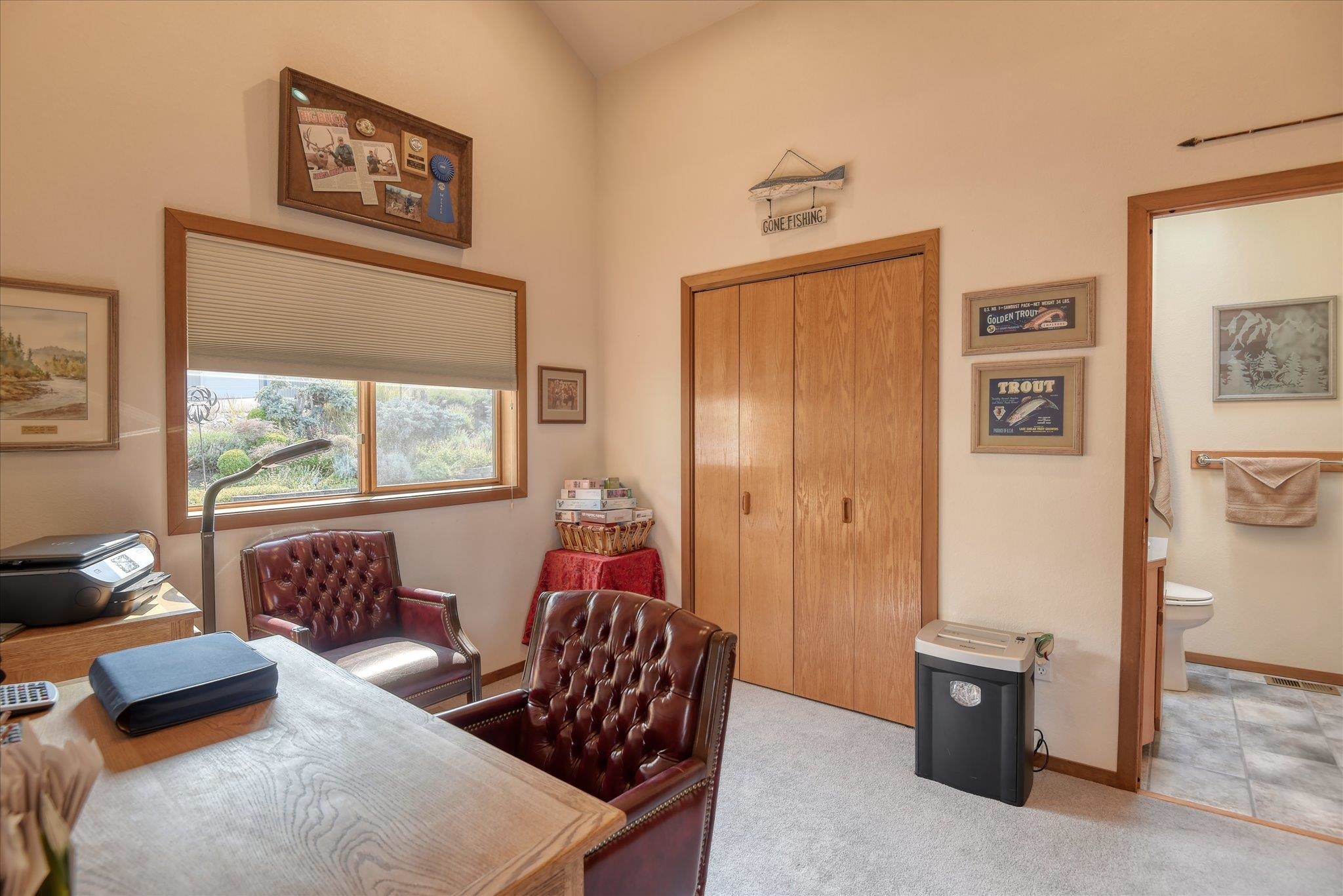 16547 Whitelaw Rd. E - Photo 30