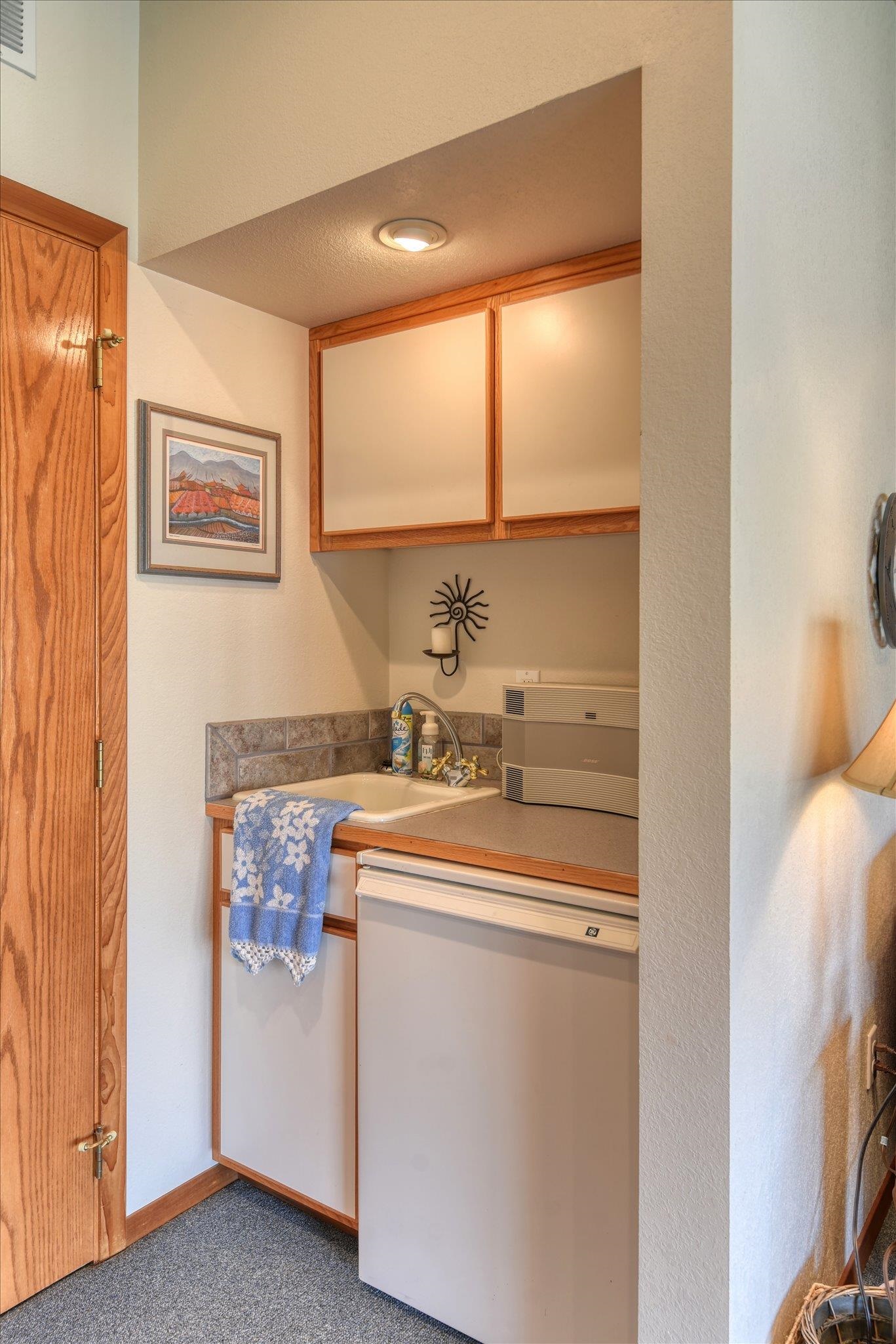 16547 Whitelaw Rd. E - Photo 38