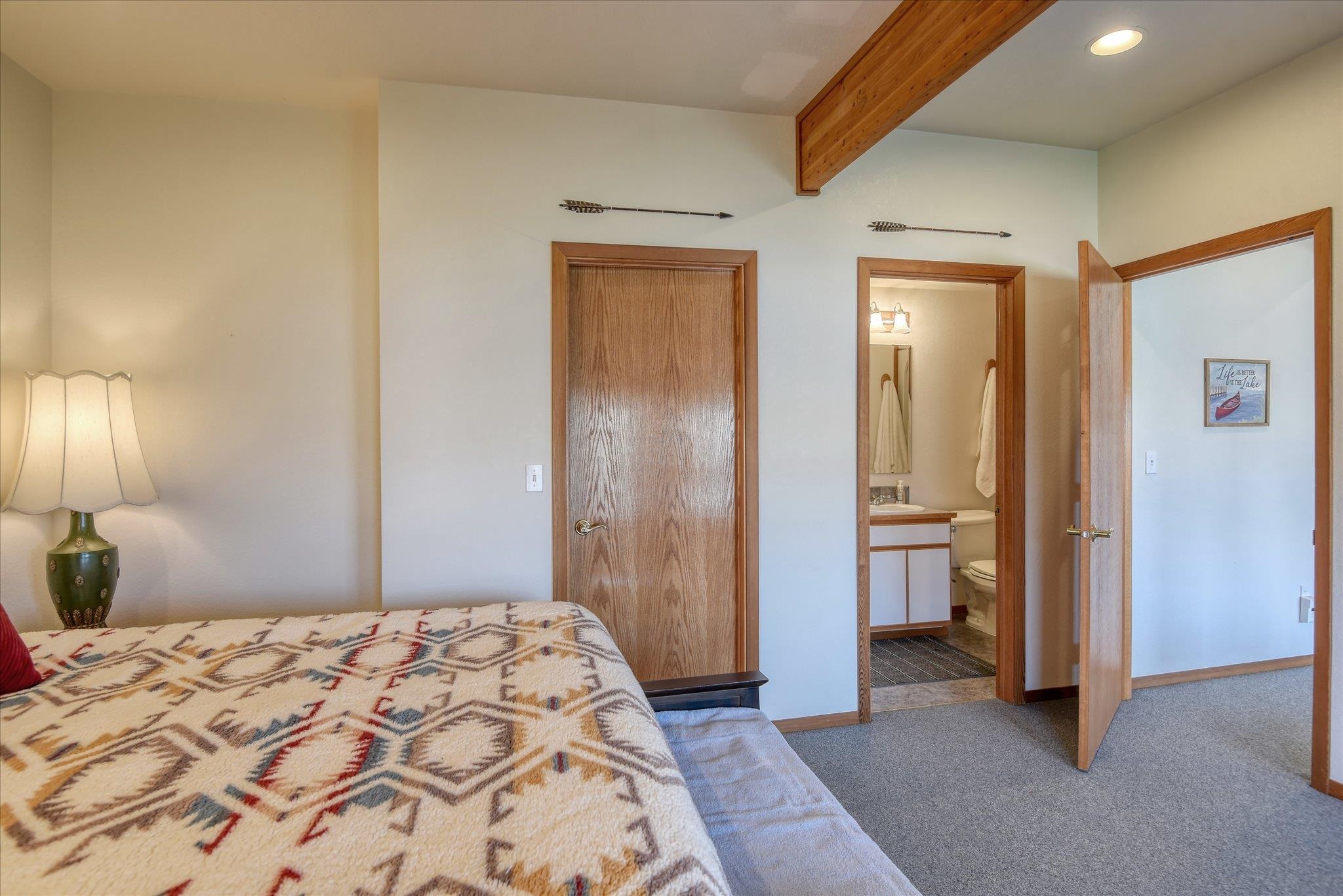 16547 Whitelaw Rd. E - Photo 40