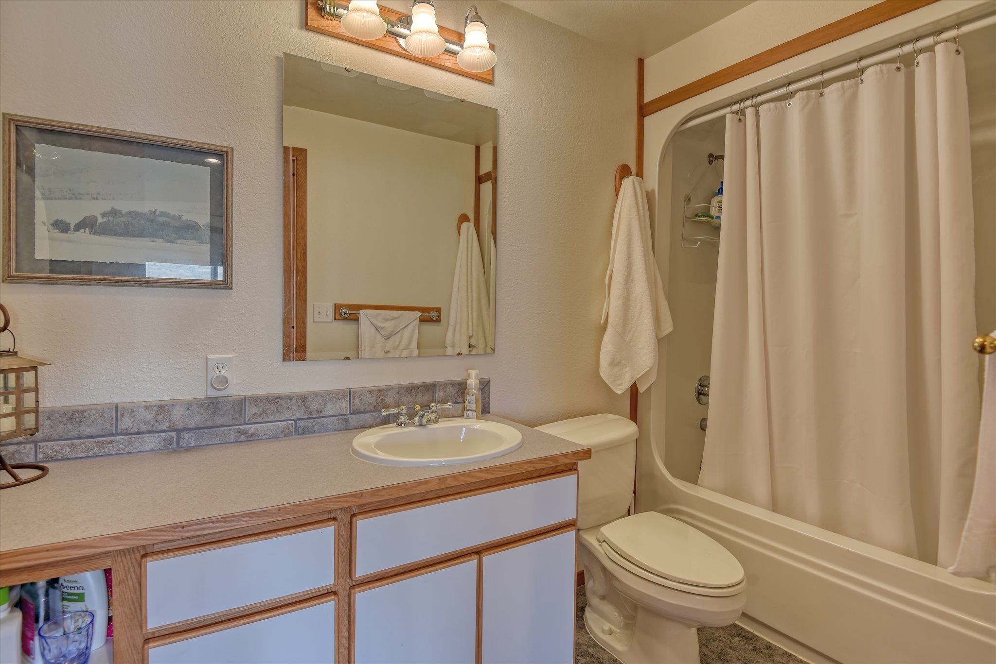 16547 Whitelaw Rd. E - Photo 41