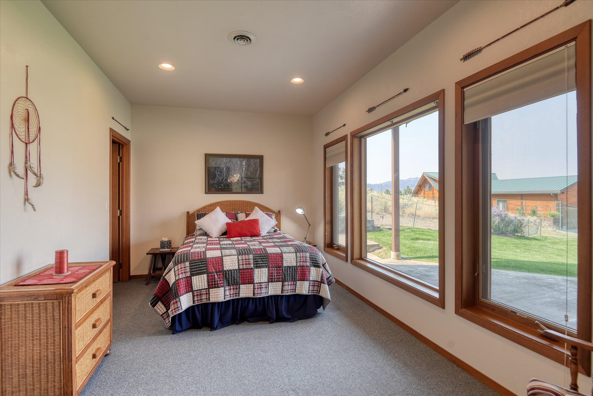 16547 Whitelaw Rd. E - Photo 43