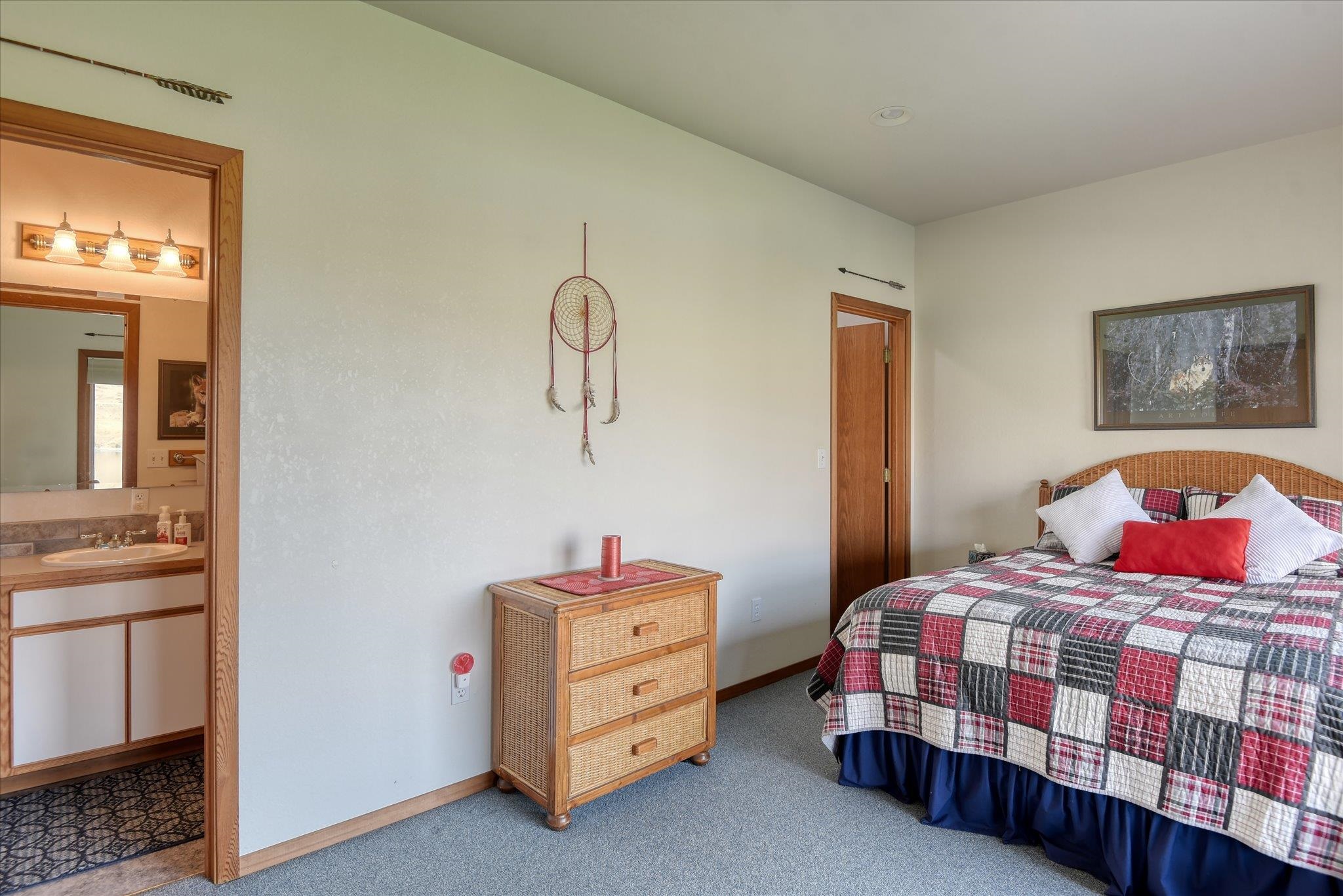 16547 Whitelaw Rd. E - Photo 44
