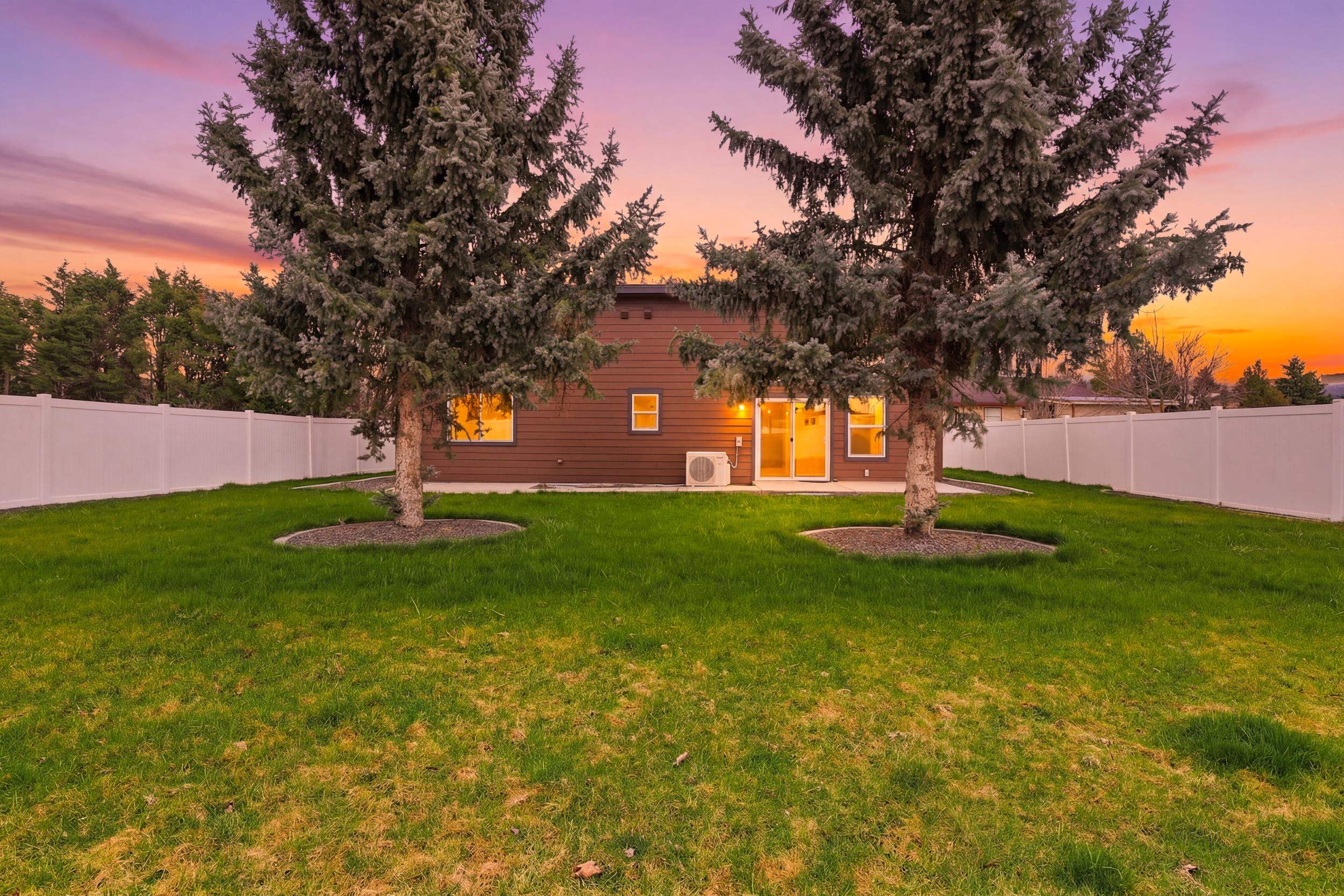 5325 N Vincent Rd - Photo 1