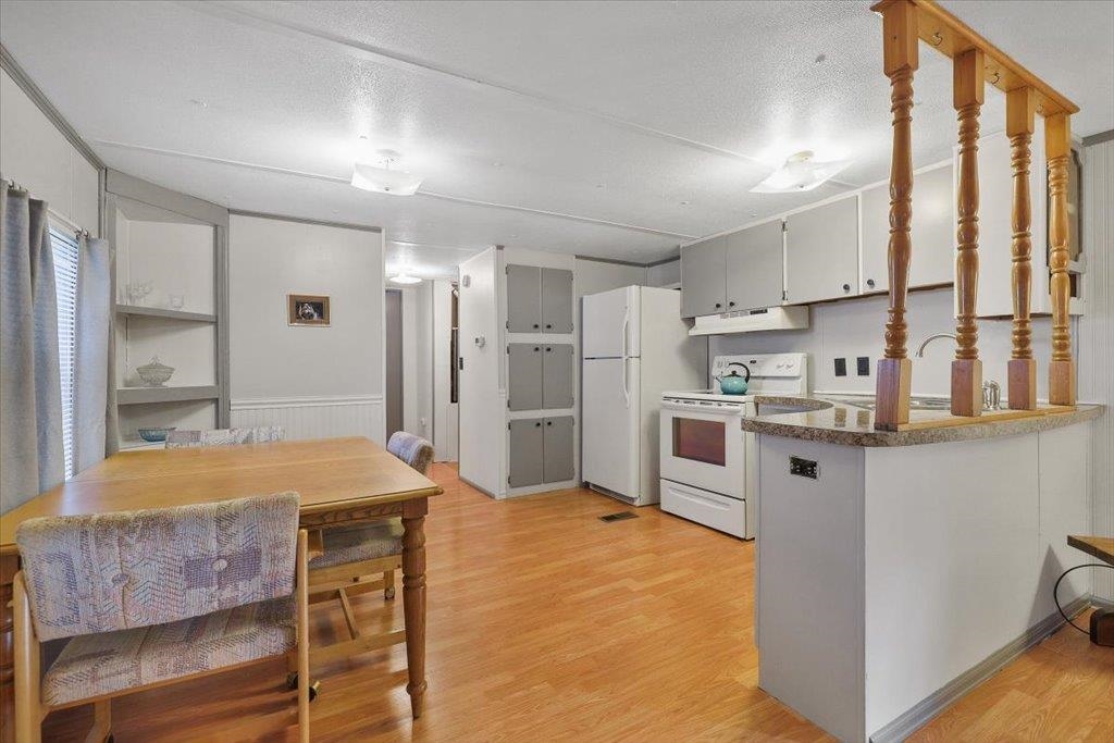24807 E Trent Ave - Photo 3