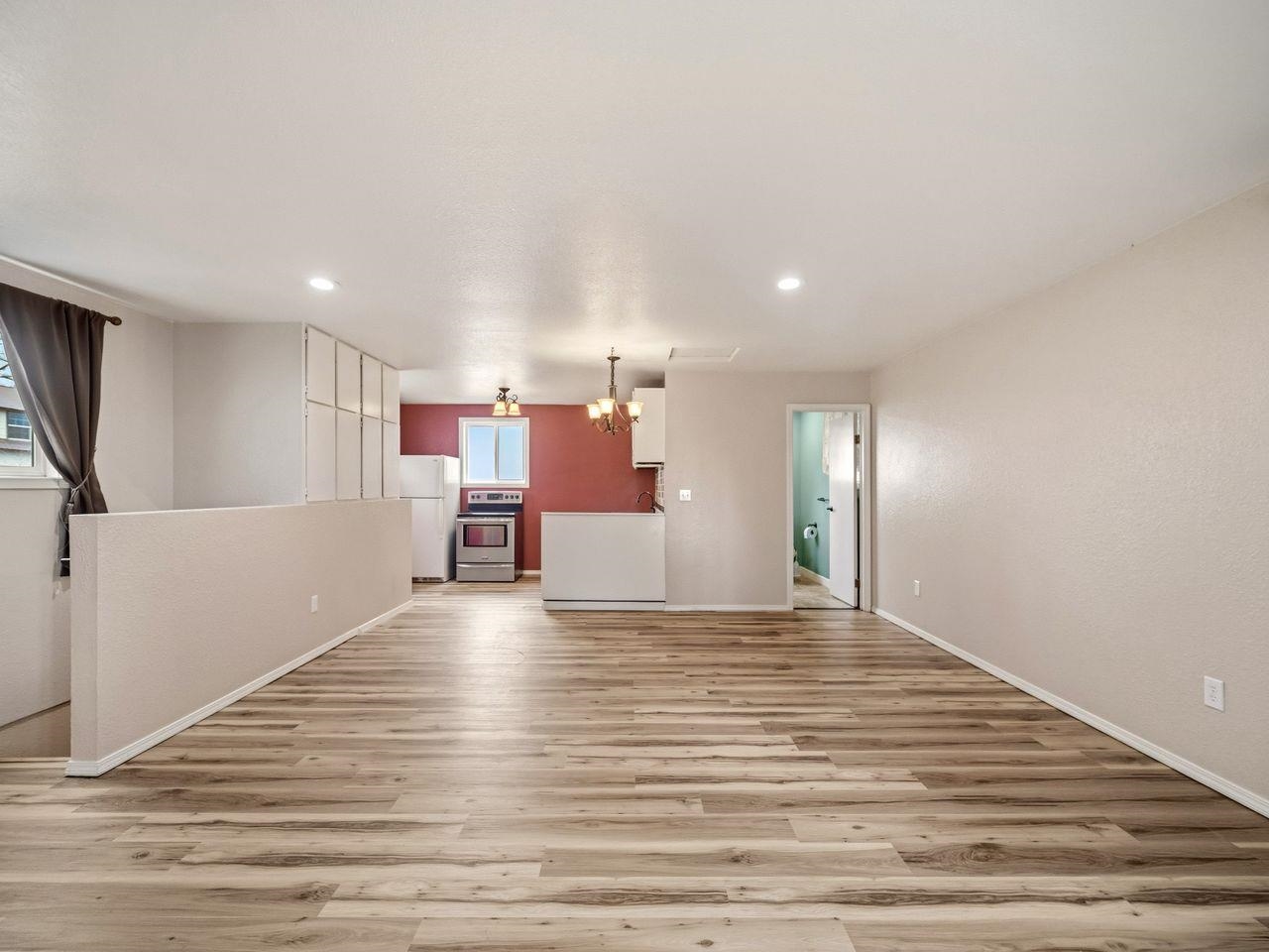 205 E Brewster St - Photo 5
