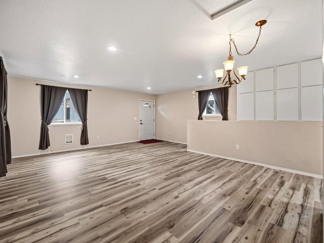 205 E Brewster St - Photo 12