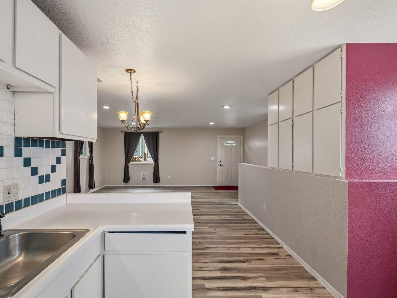 205 E Brewster St - Photo 9