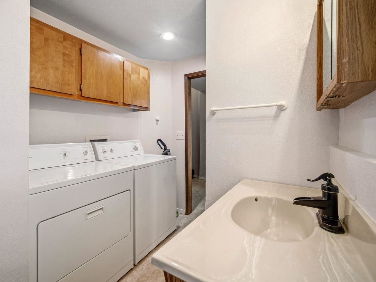 205 E Brewster St - Photo 20