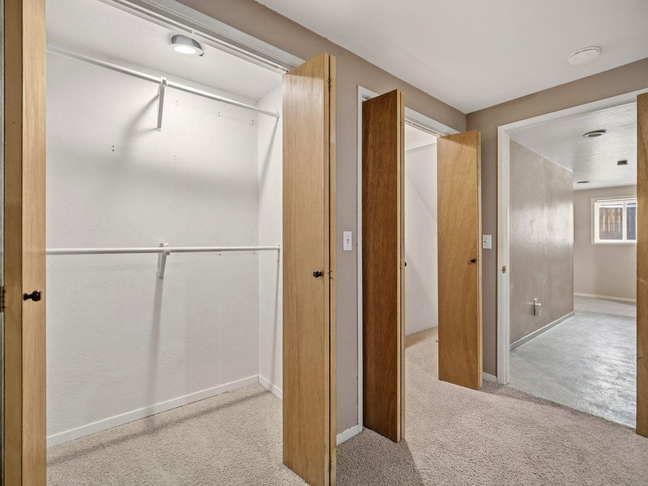 205 E Brewster St - Photo 25