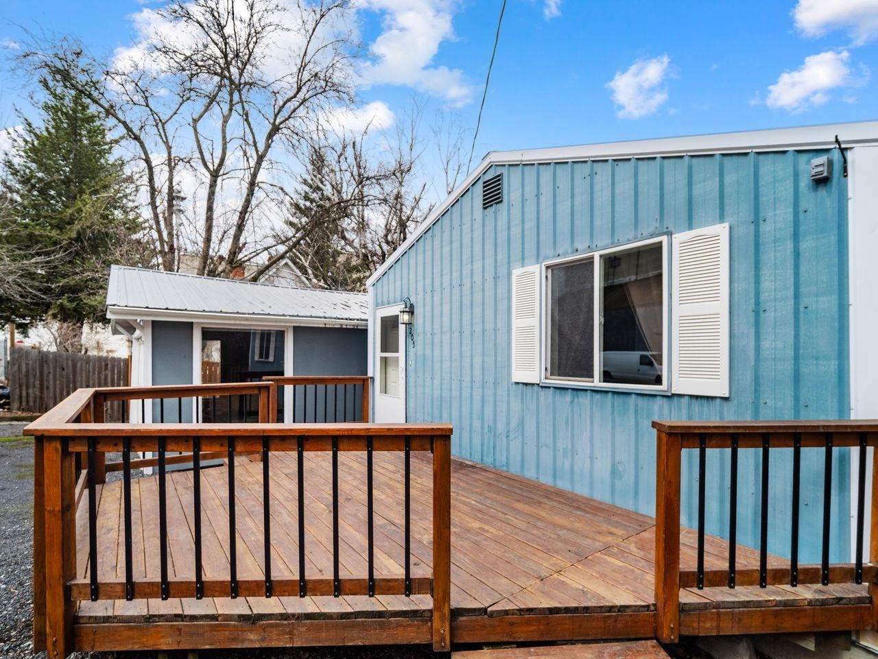 205 E Brewster St - Photo 38