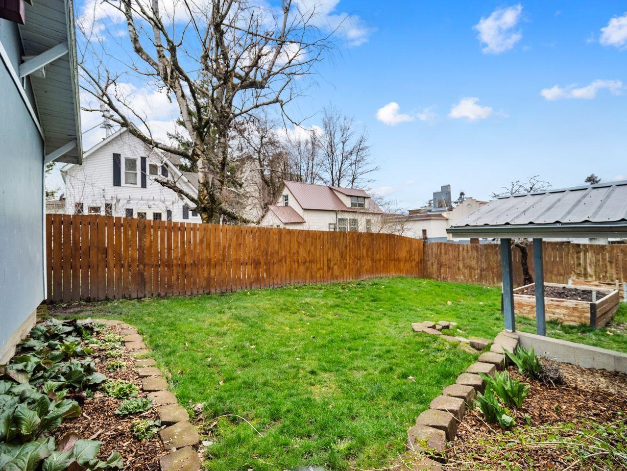 205 E Brewster St - Photo 28