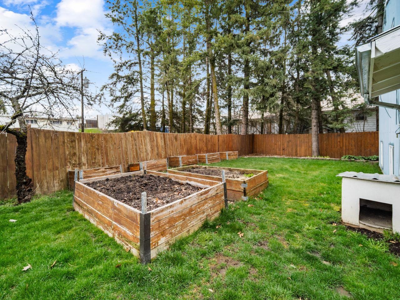 205 E Brewster St - Photo 27