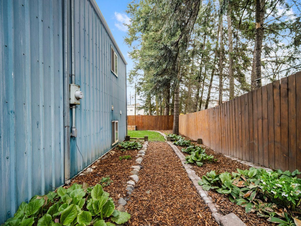 205 E Brewster St - Photo 34
