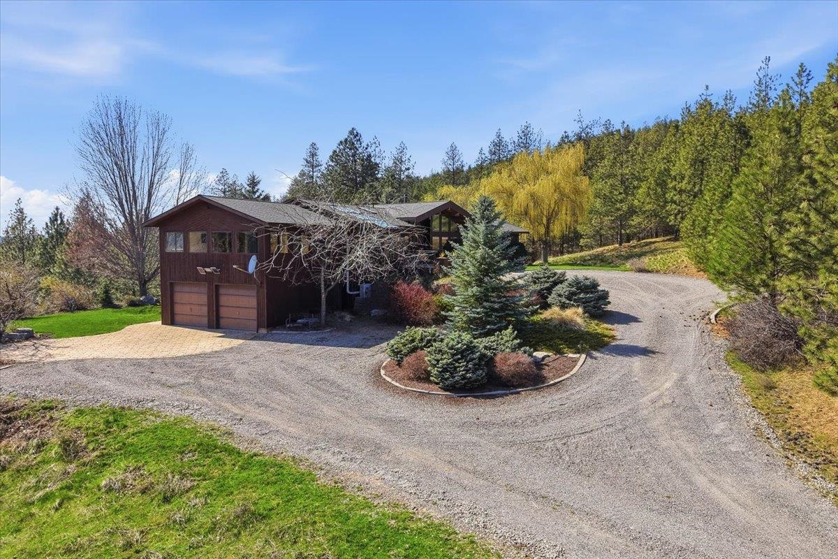 8206 W Bernhill Rd - Photo 2