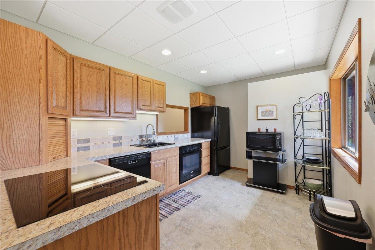 8206 W Bernhill Rd - Photo 32