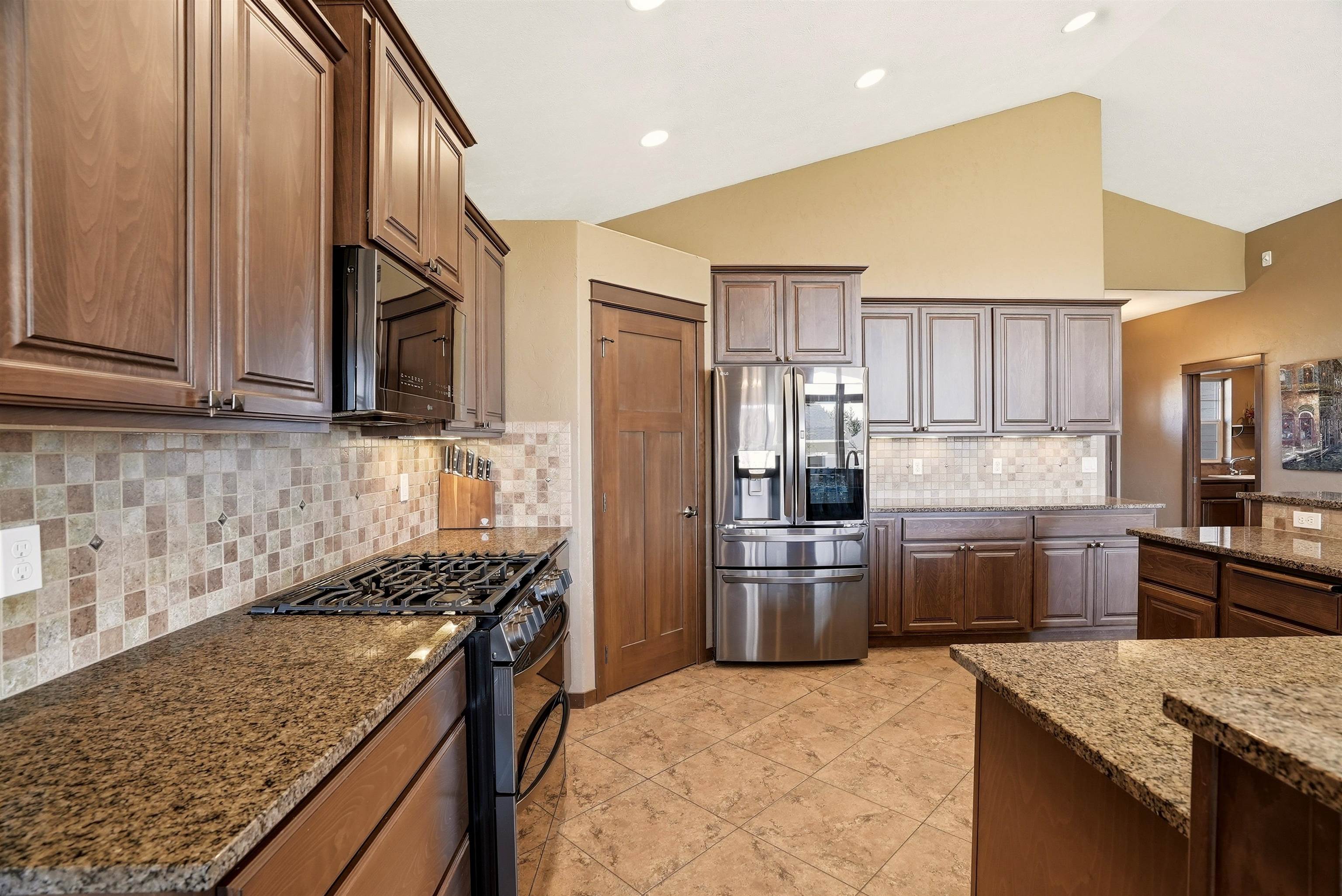 202 E Alexa Ct - Photo 6