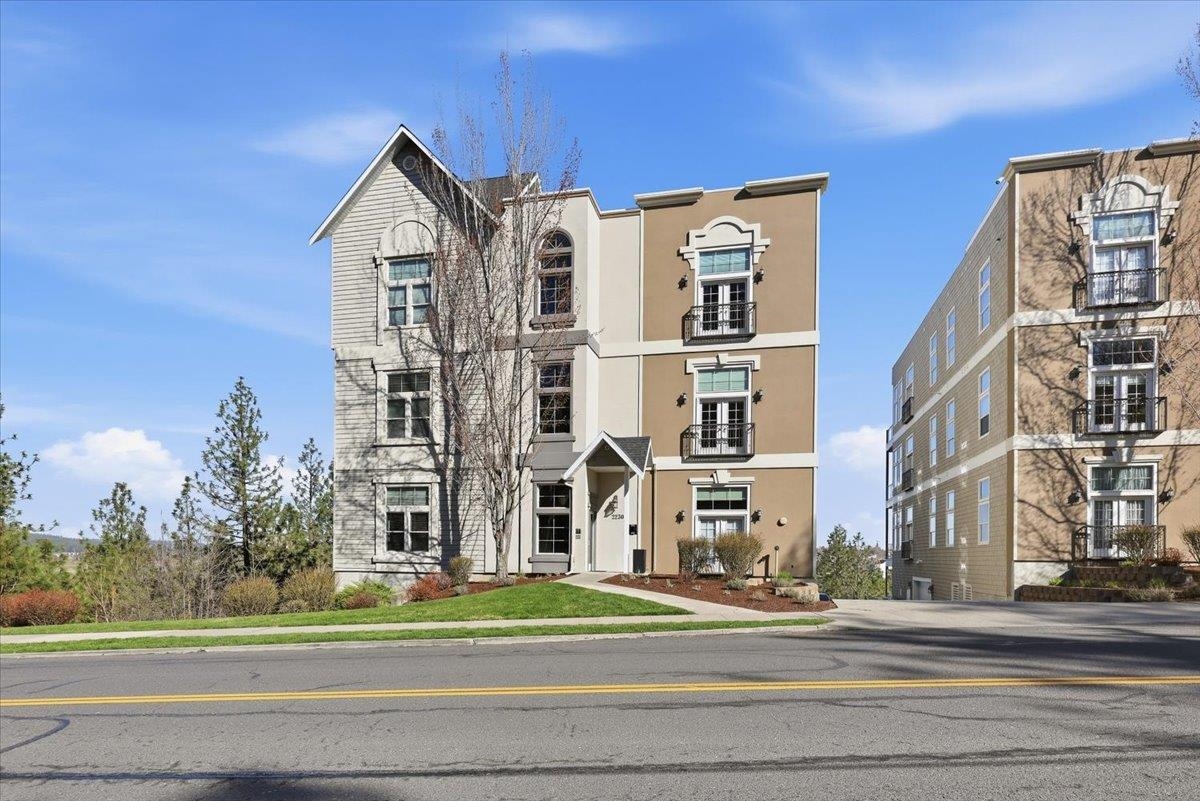 2230 W Riverside Ave - Photo 1