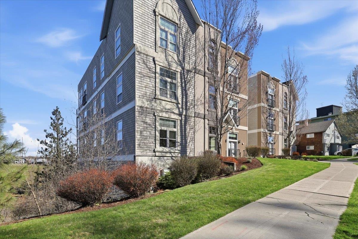 2230 W Riverside Ave - Photo 33