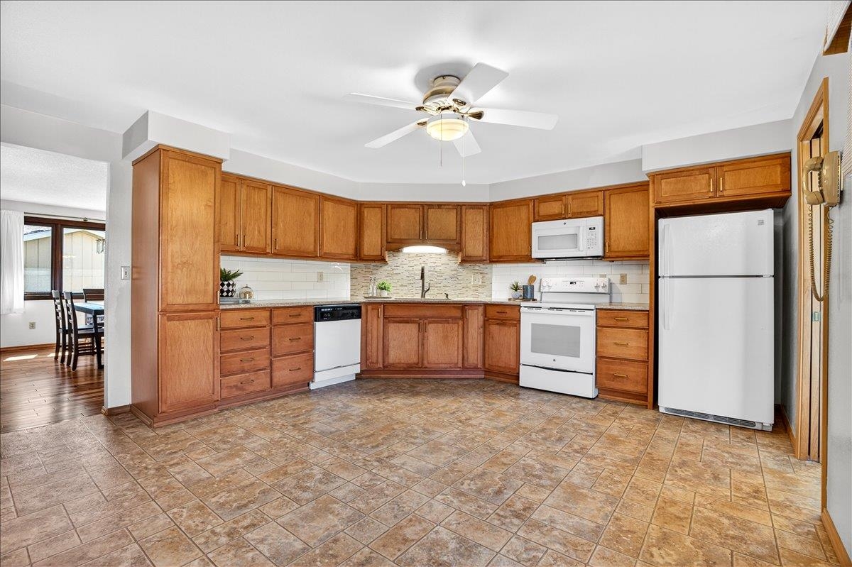 14822 N Gleneden St - Photo 9