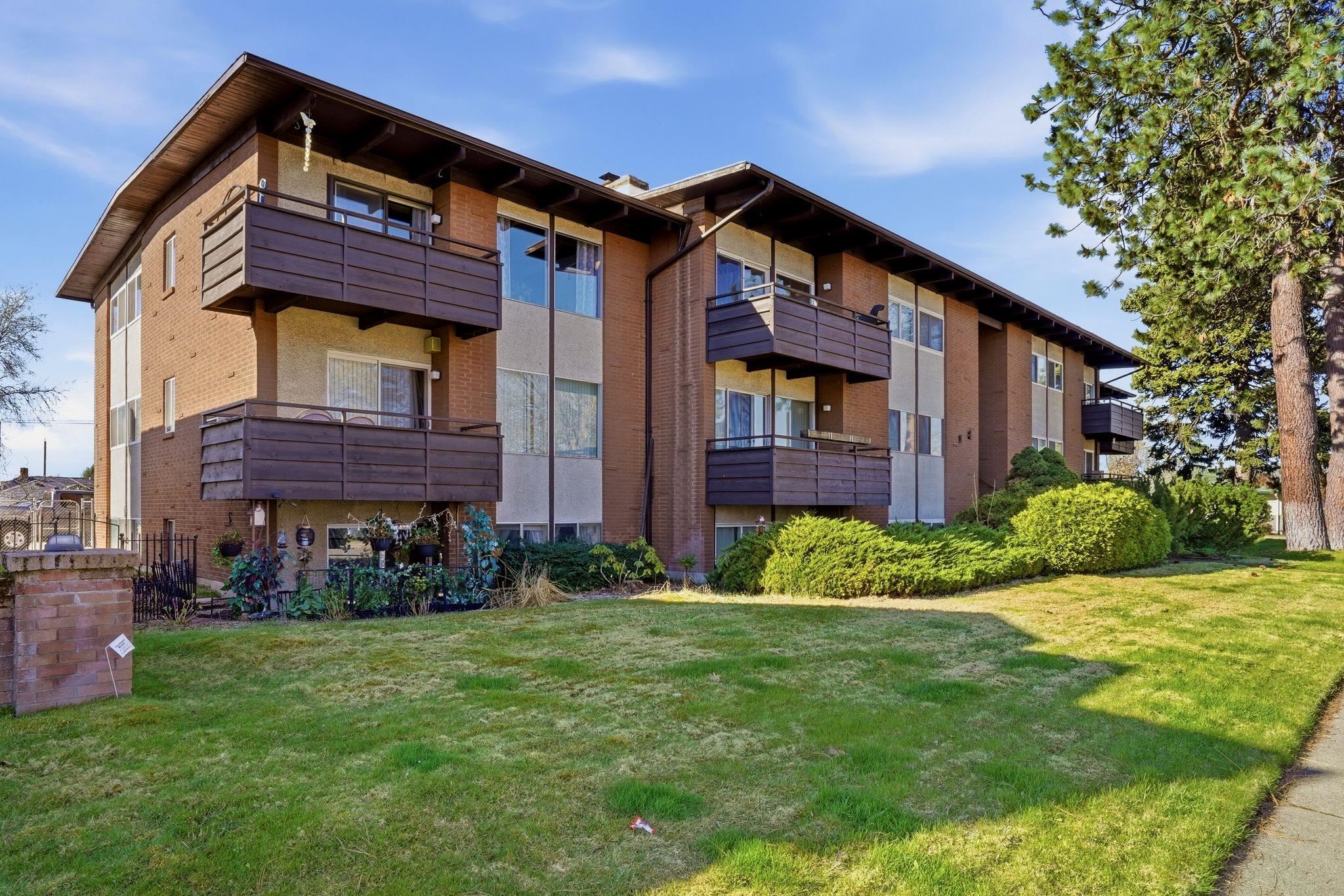 108 E Rowan Ave - Photo 2