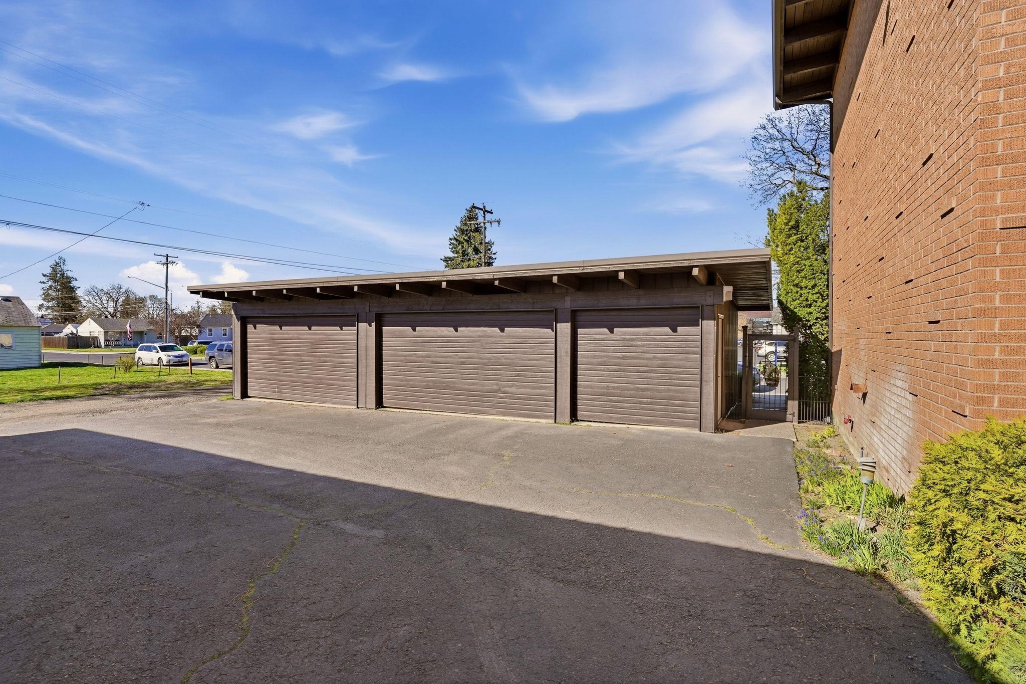 108 E Rowan Ave - Photo 27