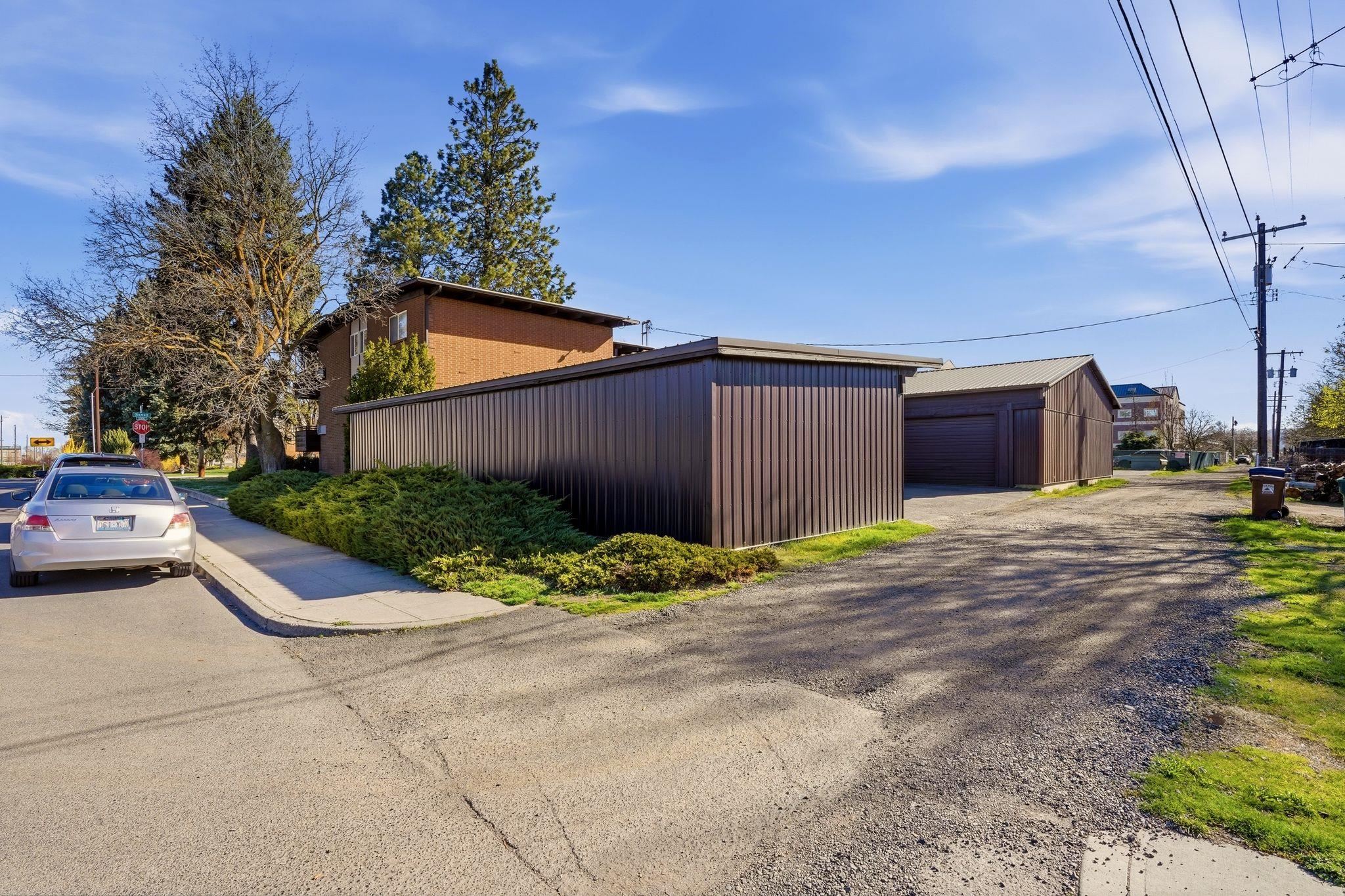 108 E Rowan Ave - Photo 32