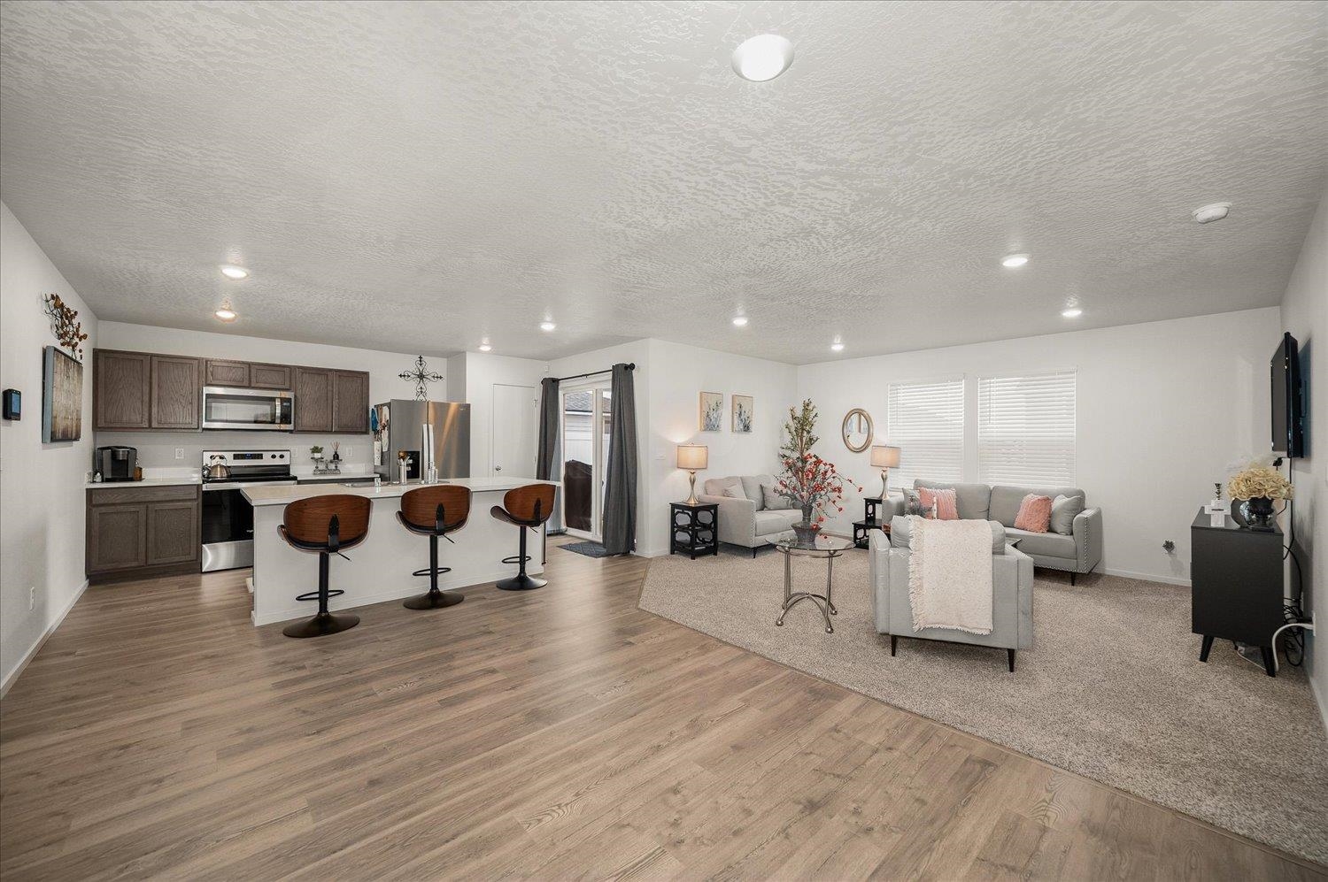 1808 E Boskoop St - Photo 2