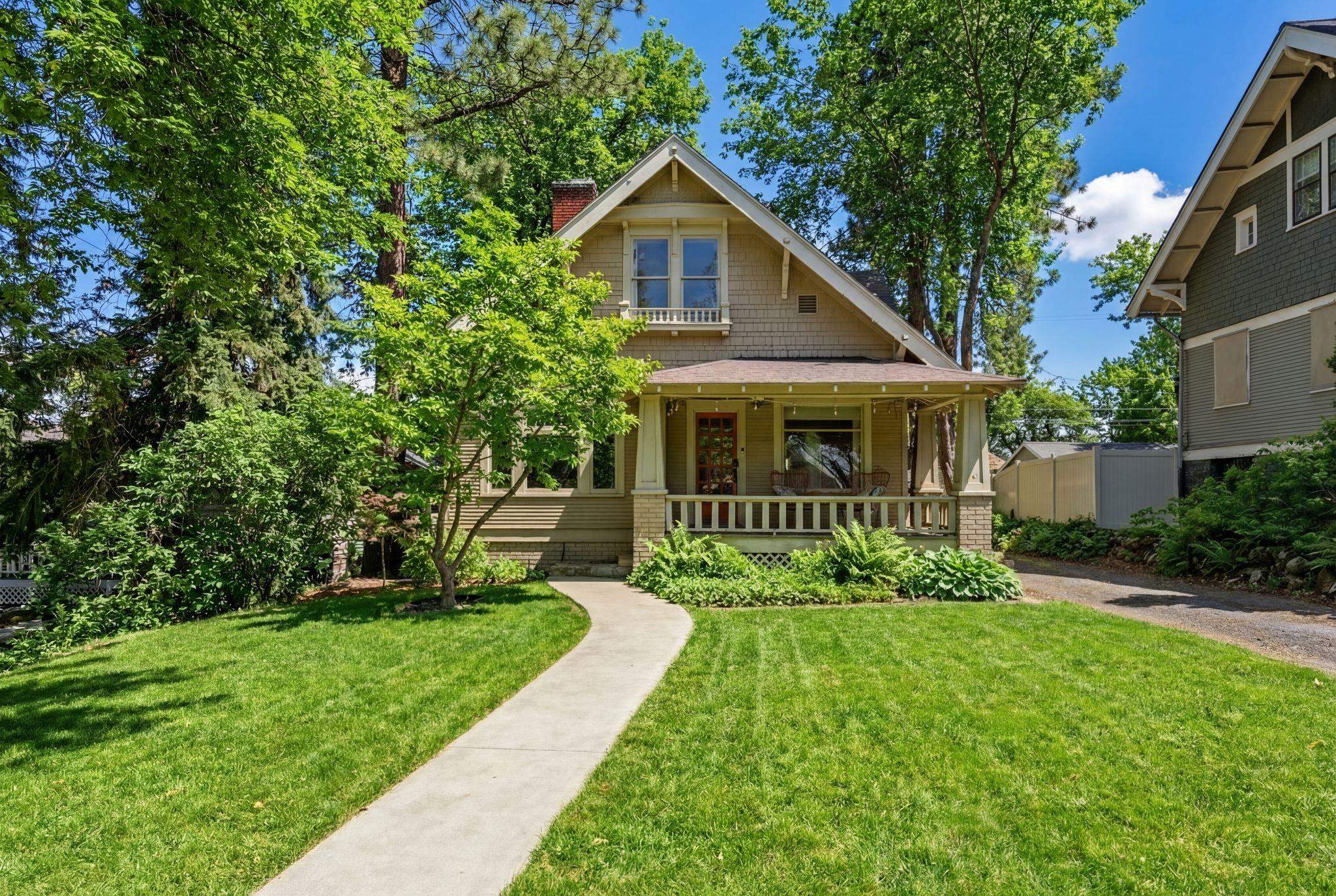 2435 E North Altamont Blvd - Photo 1