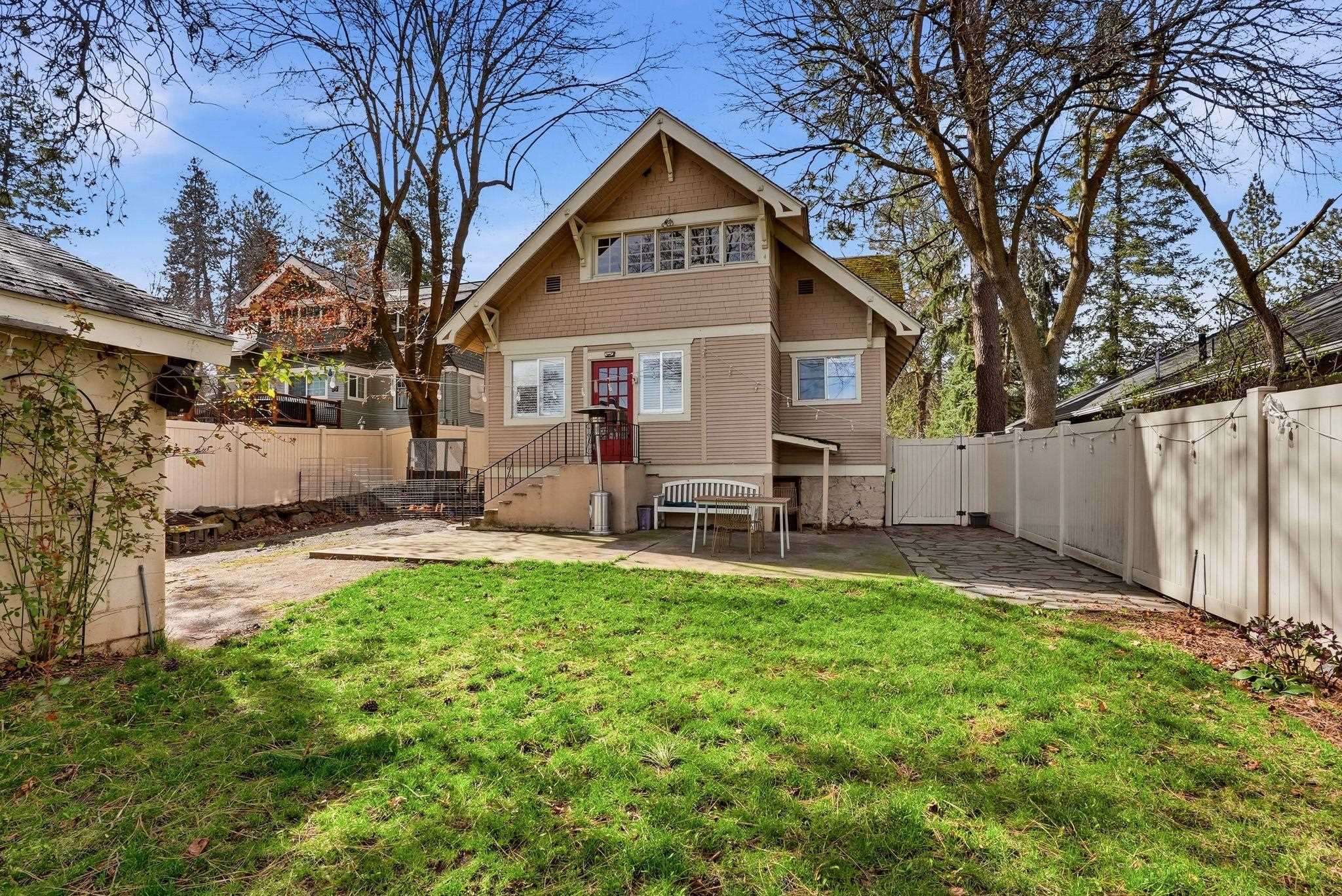 2435 E North Altamont Blvd - Photo 32