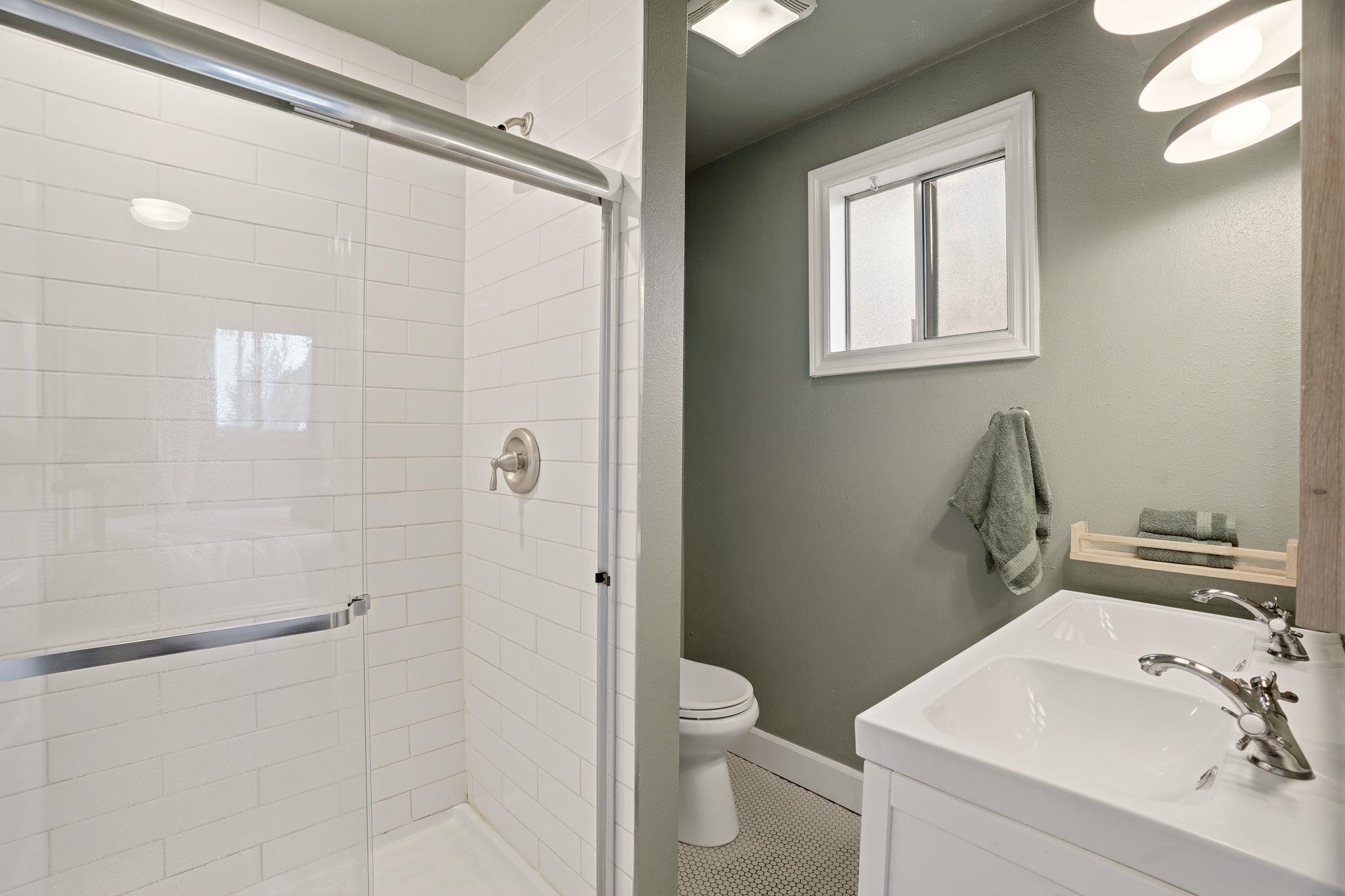 2435 E North Altamont Blvd - Photo 20