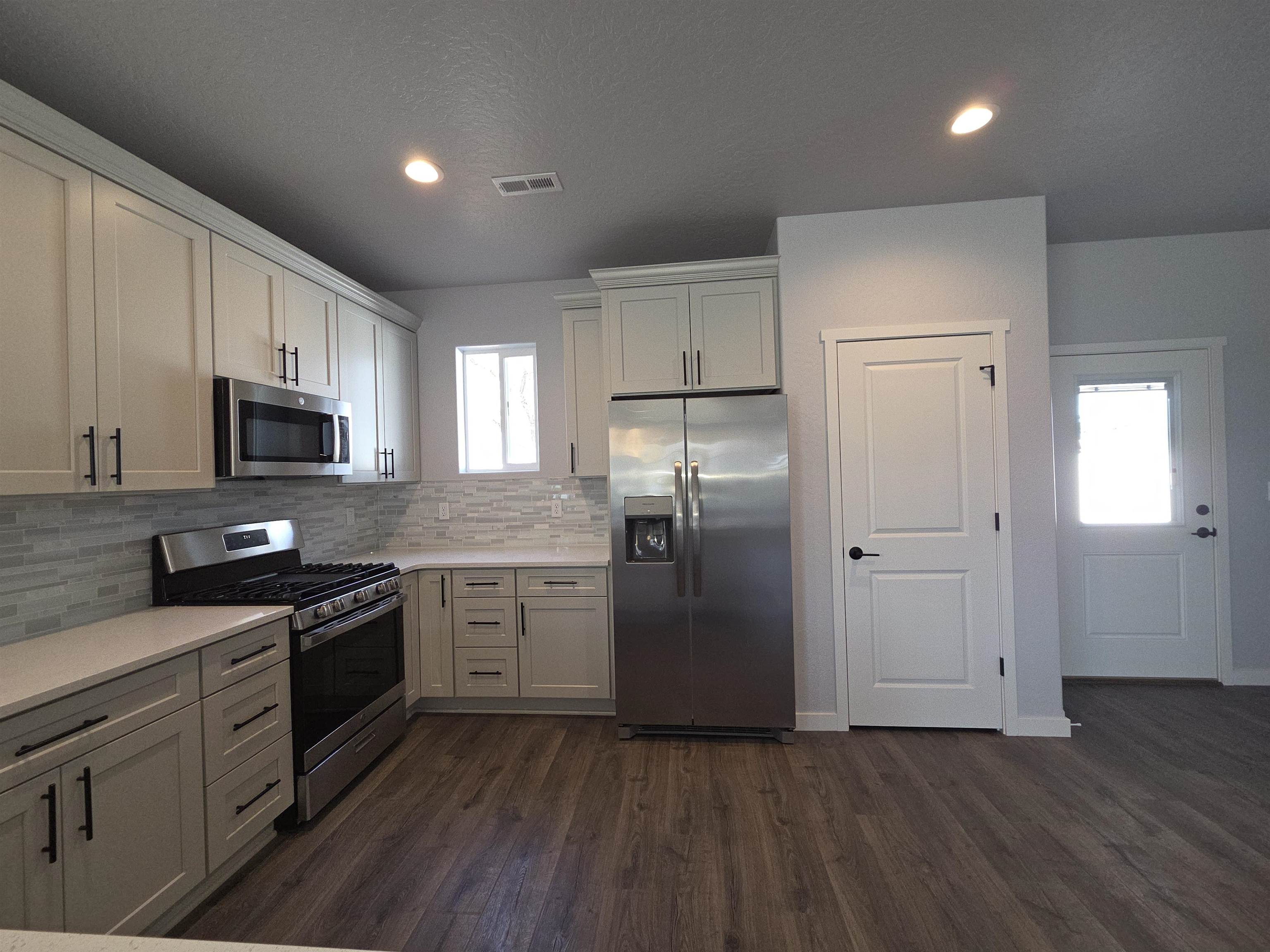 12703 E Desmet Ave - Photo 8