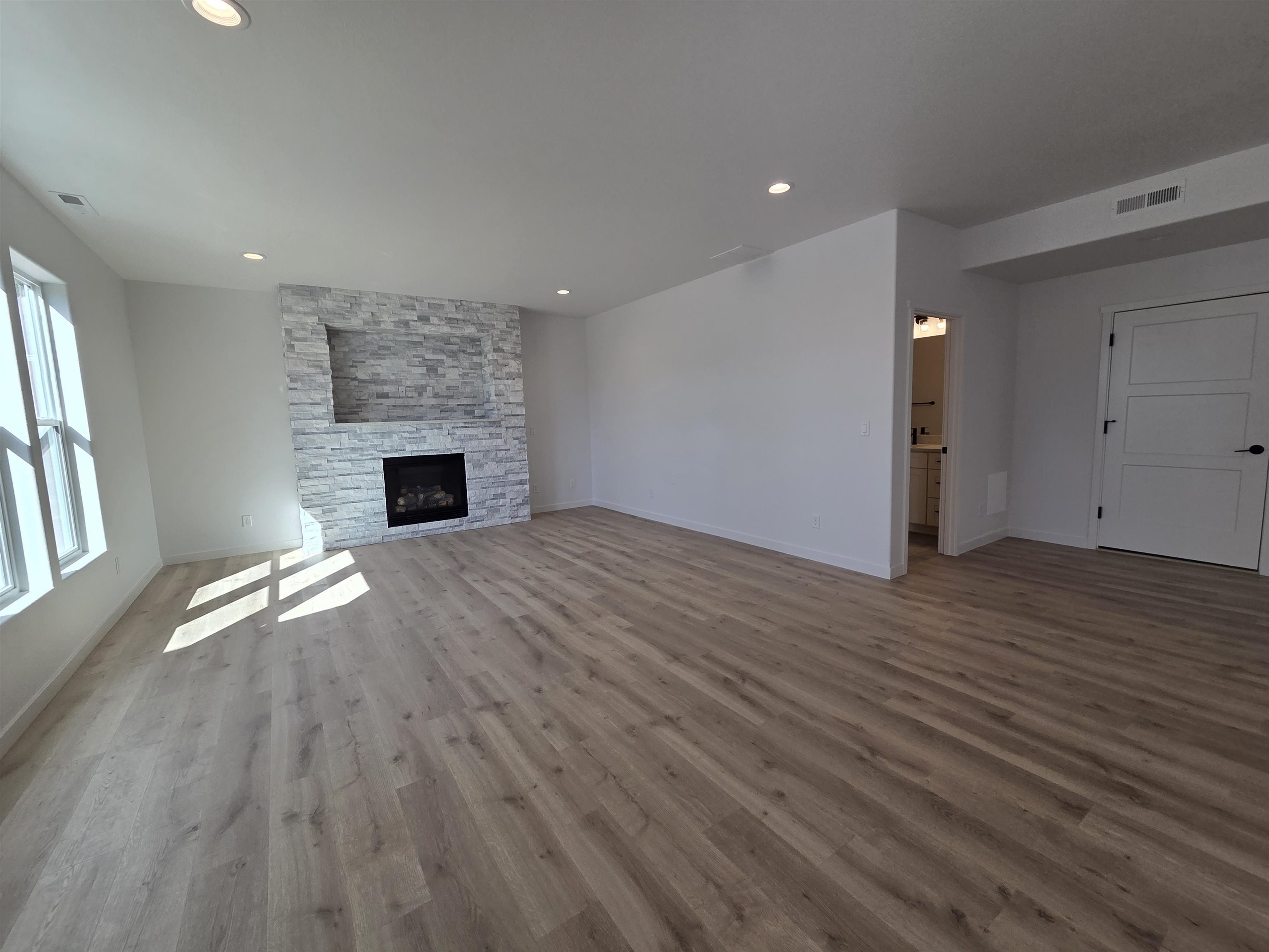 12708 E Desmet Ave - Photo 7
