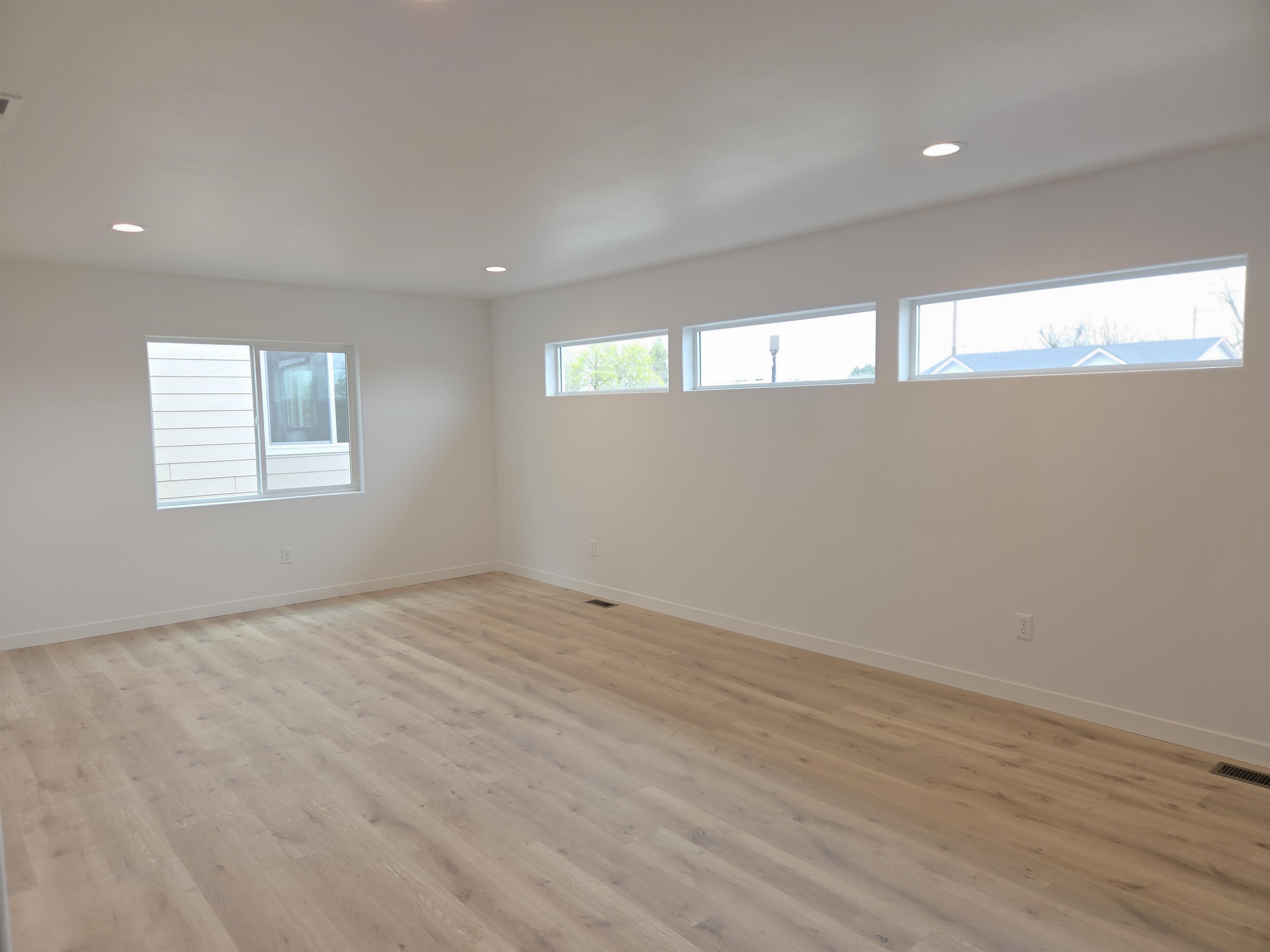 12708 E Desmet Ave - Photo 16