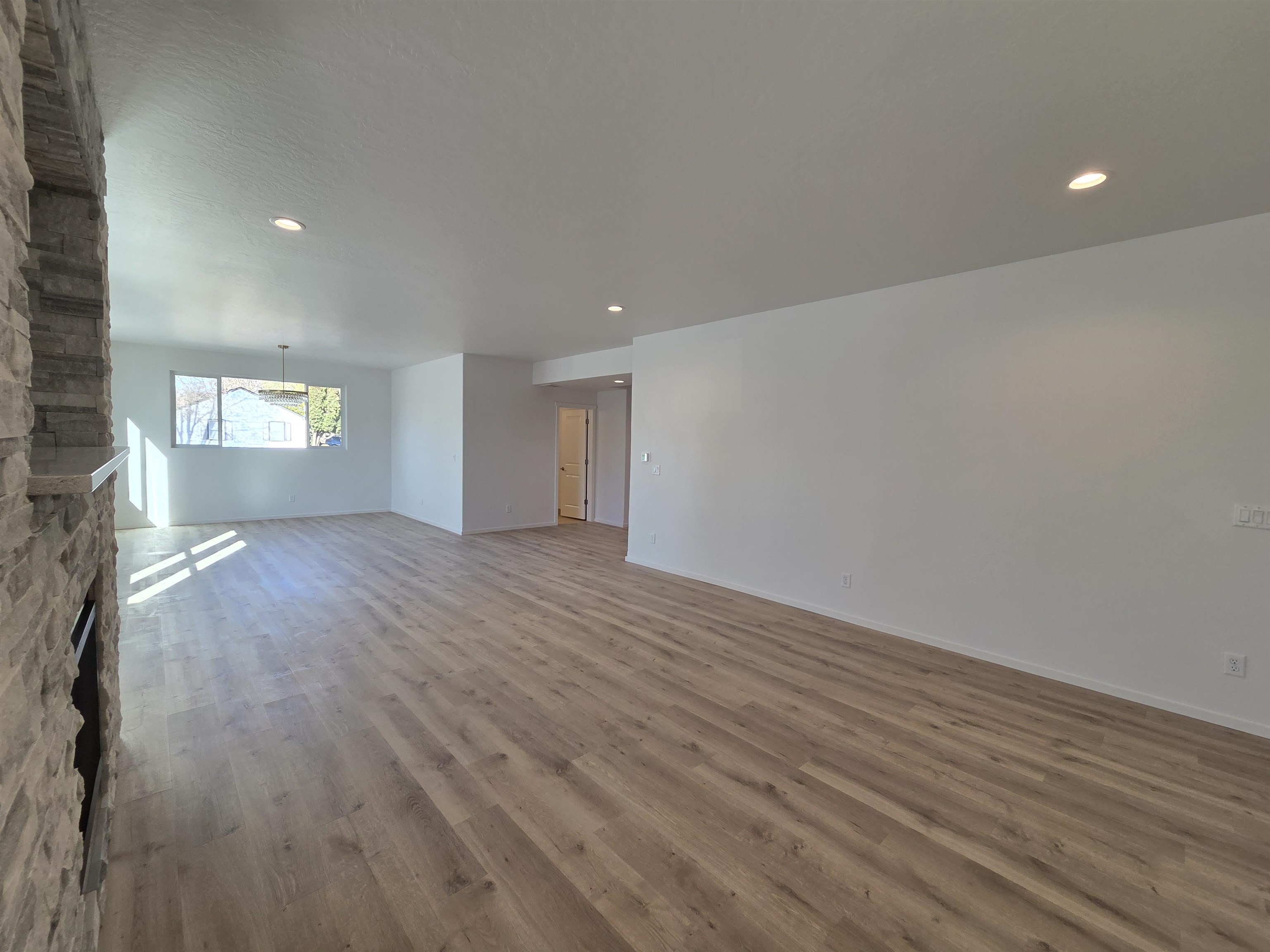 12704 E Desmet Ave - Photo 8