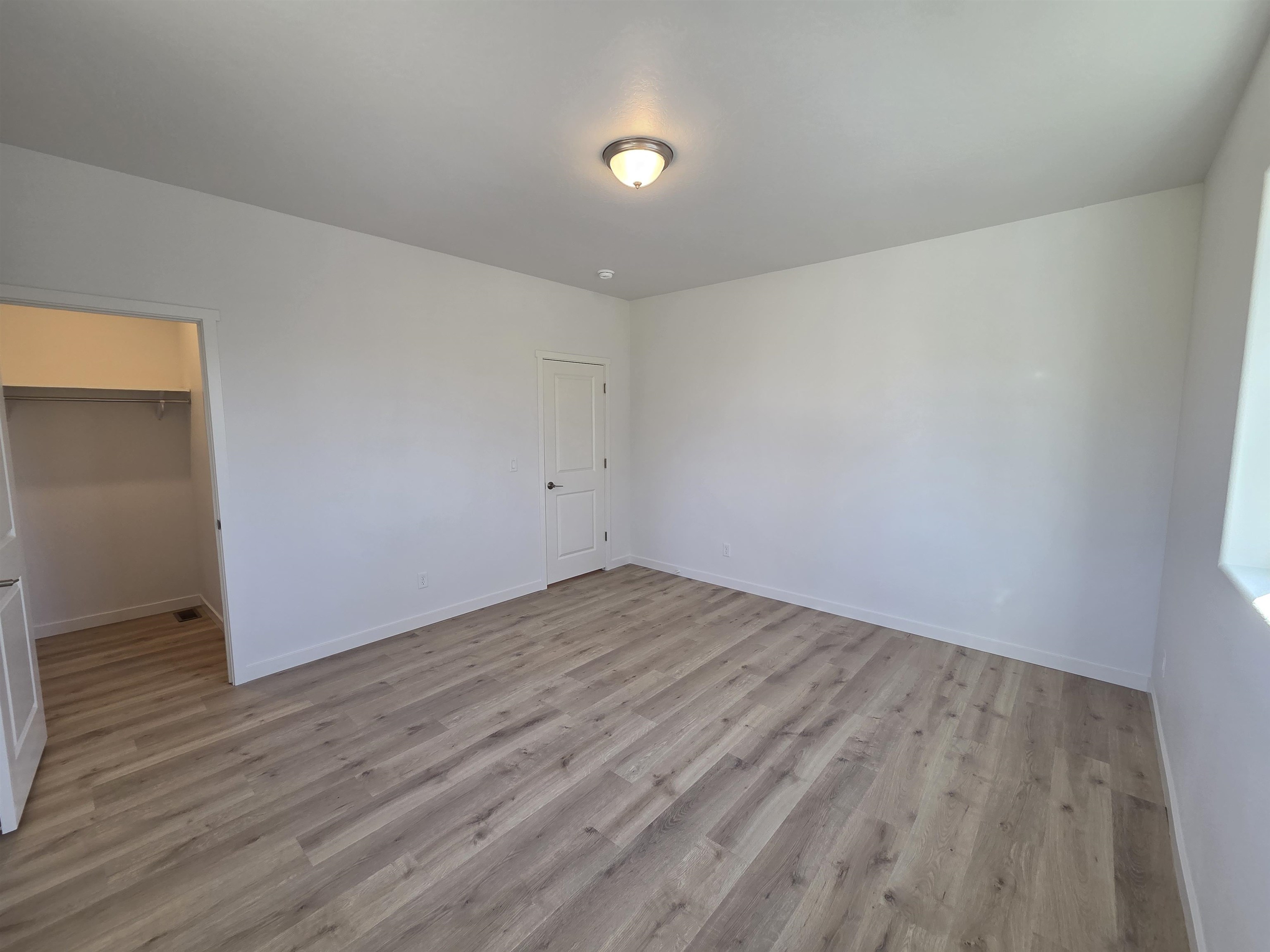 12704 E Desmet Ave - Photo 13