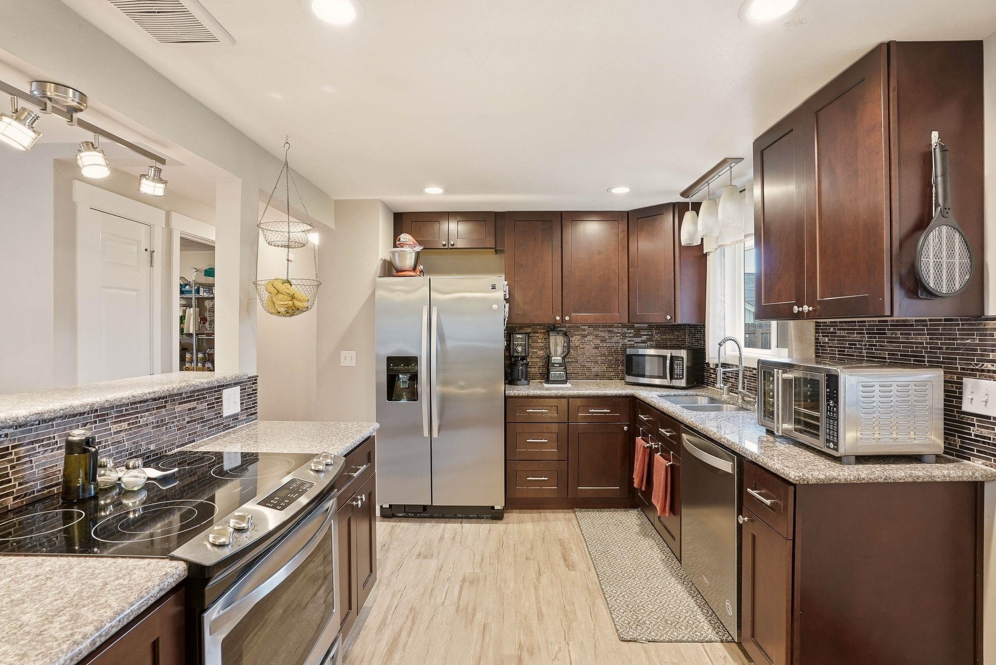 4008 W Olympic Ave - Photo 2