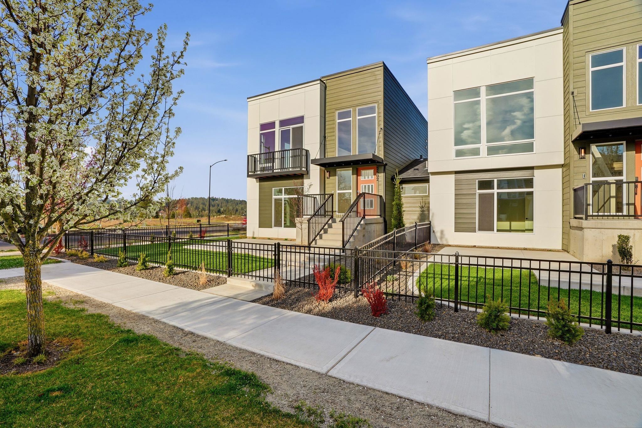 2502 W Summit Pkwy - Photo 2