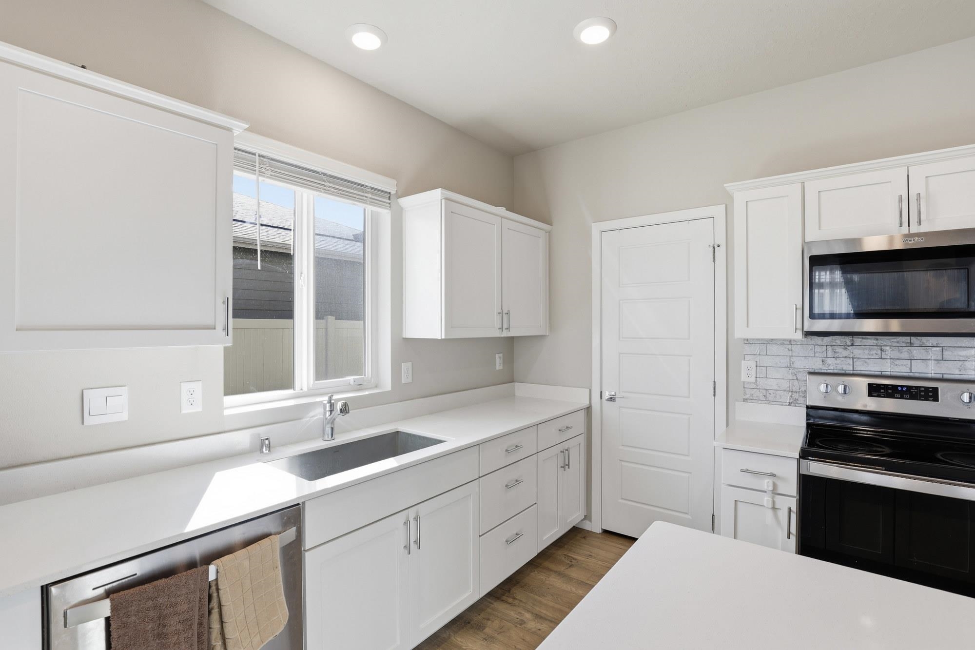 10502 Duckhook Rd - Photo 7