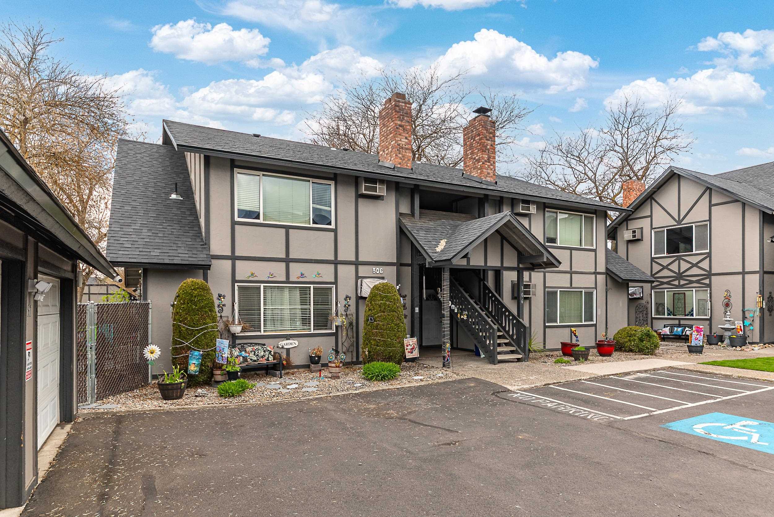 306 E Weile Ave - Photo 3