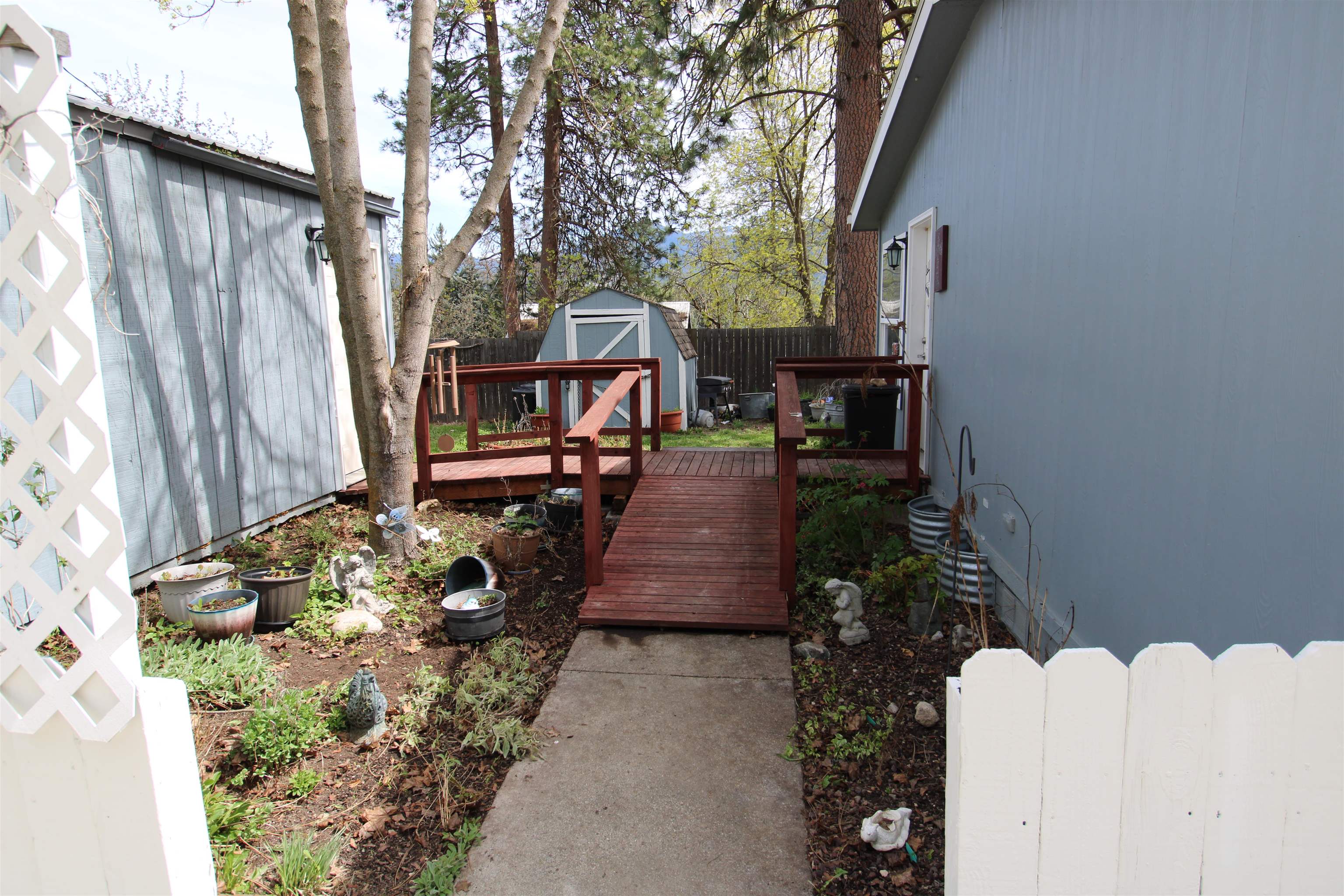 604 N West St - Photo 2