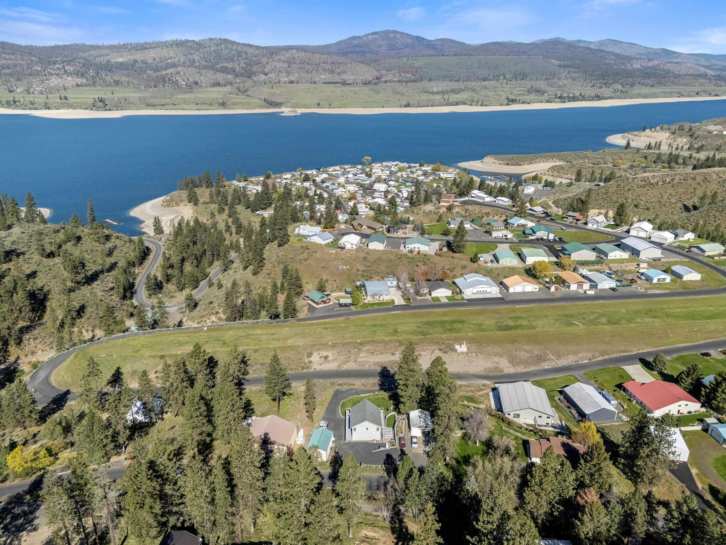304 Airport Way - Photo 15